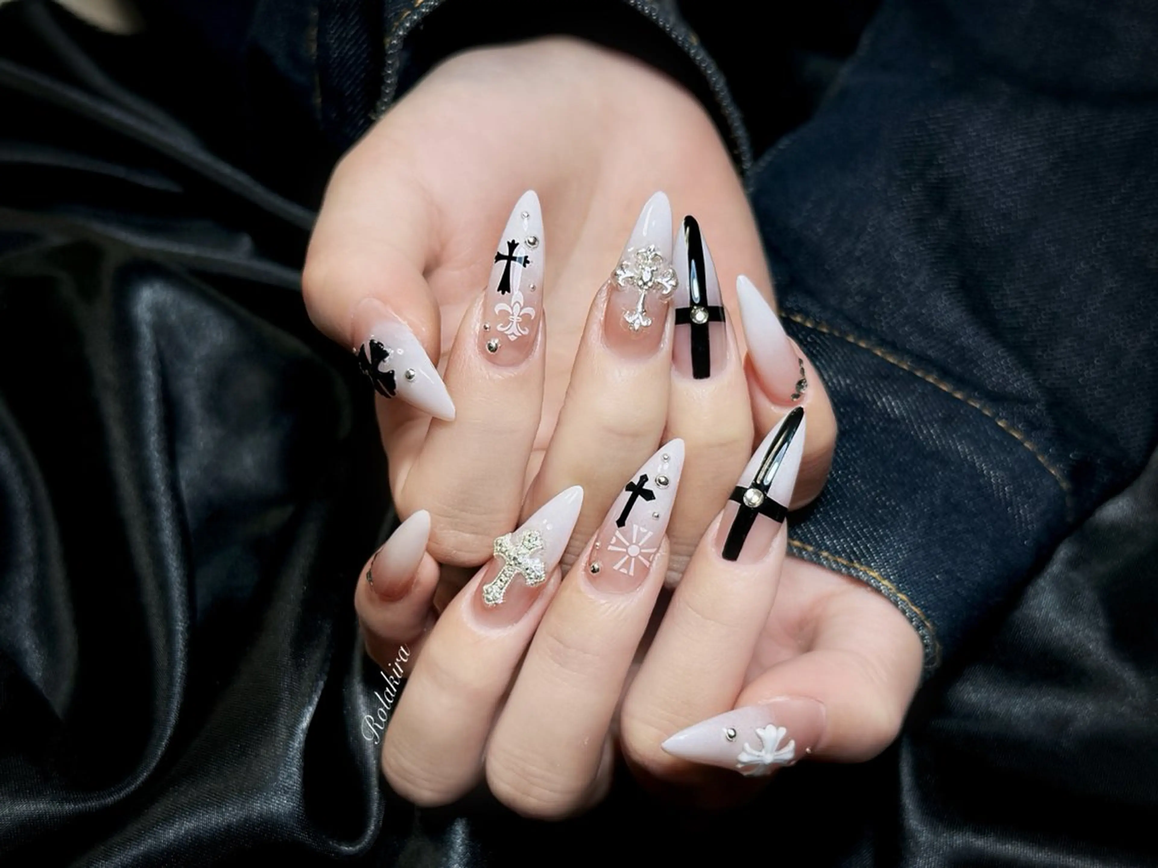 ネイル チークネイル 長さ出し フレンチネイル ジェルネイル 韓国ネイル ハンドネイル Rola kira nail salon所属・Rola kira 麗のネイルデザイン