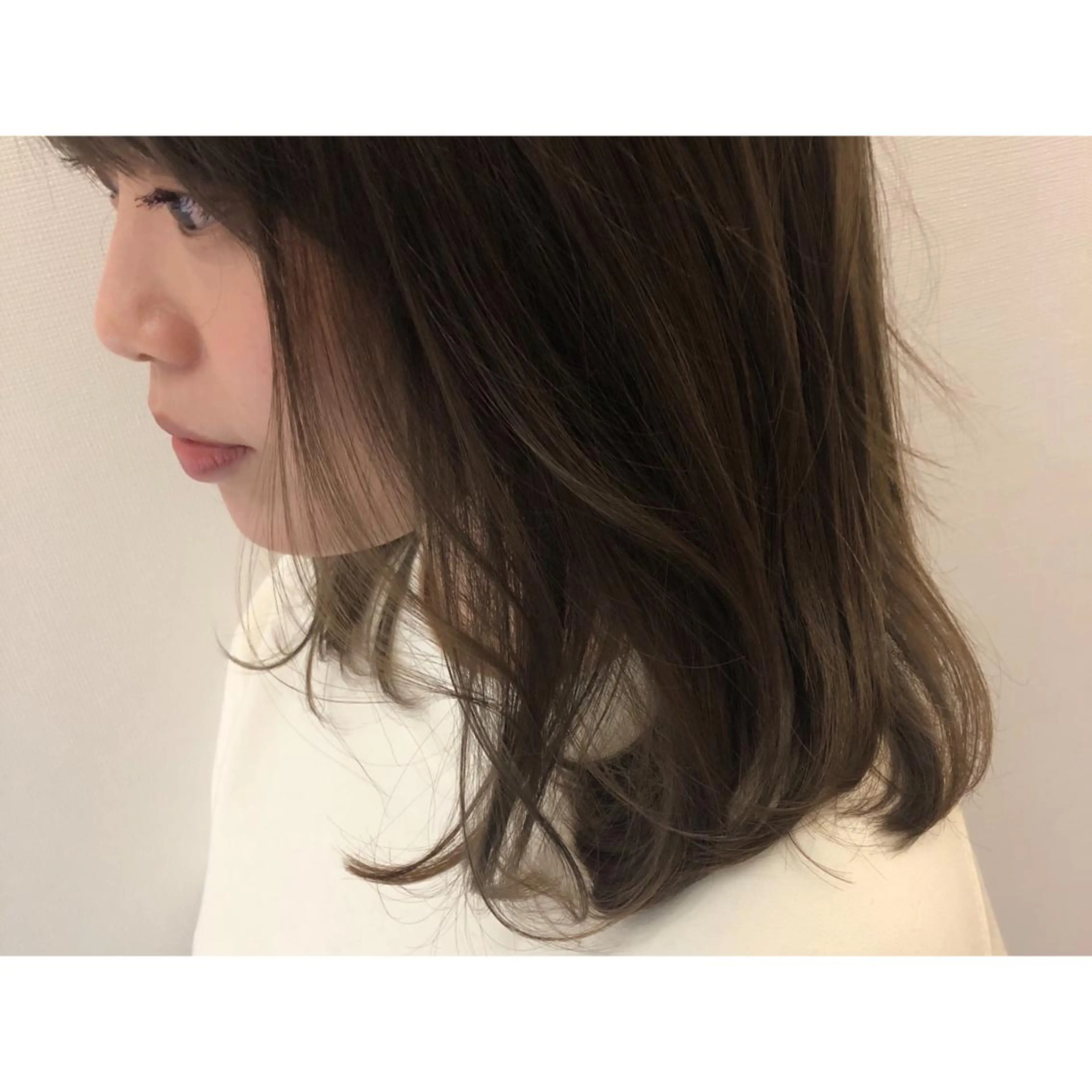 ミディアム カラー ベージュカラー ハイライトカラー ハイライト 美容室Violet所属・伊藤 ひかりのヘアスタイル