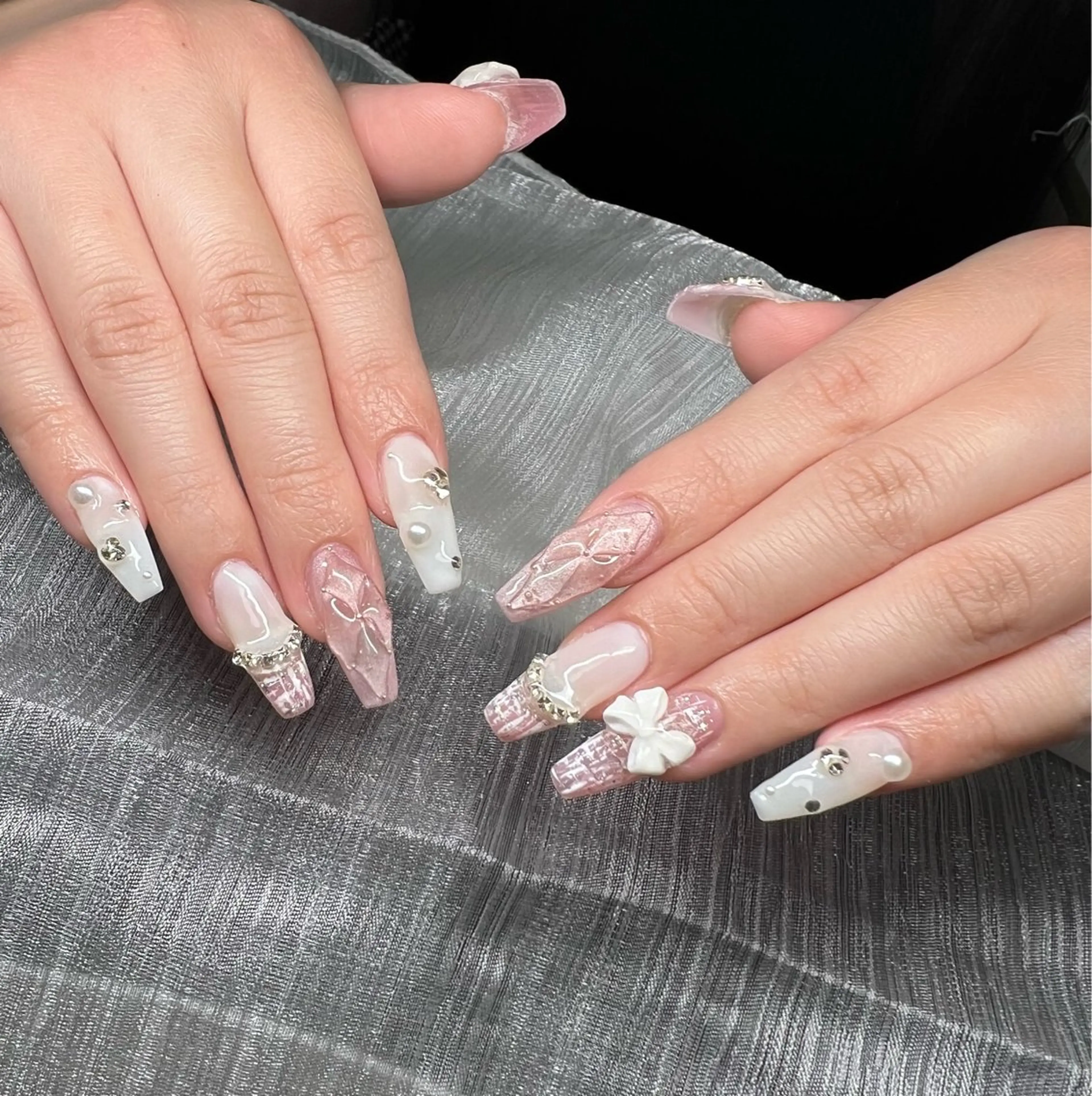 ネイル オーロラネイル チークネイル 長さ出し フットネイル フレンチネイル Lee Nails チップ長さだし専門店のネイルデザイン