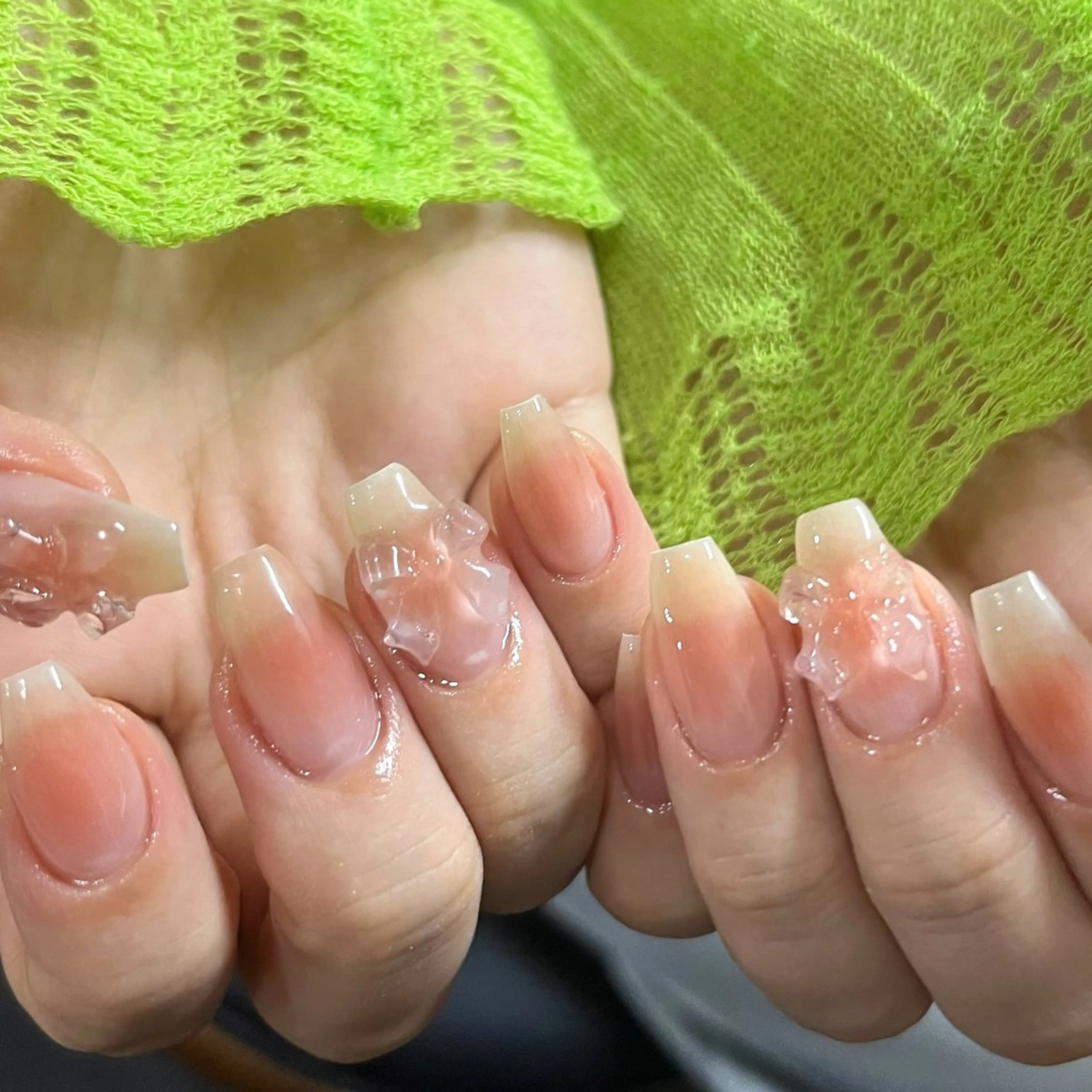 ネイル チークネイル ガーリー ピンク リボン シンプルネイル ハンドネイル ハンドケア 🎀NAIL🎀 AI🪄︎︎◝✩のネイルデザイン