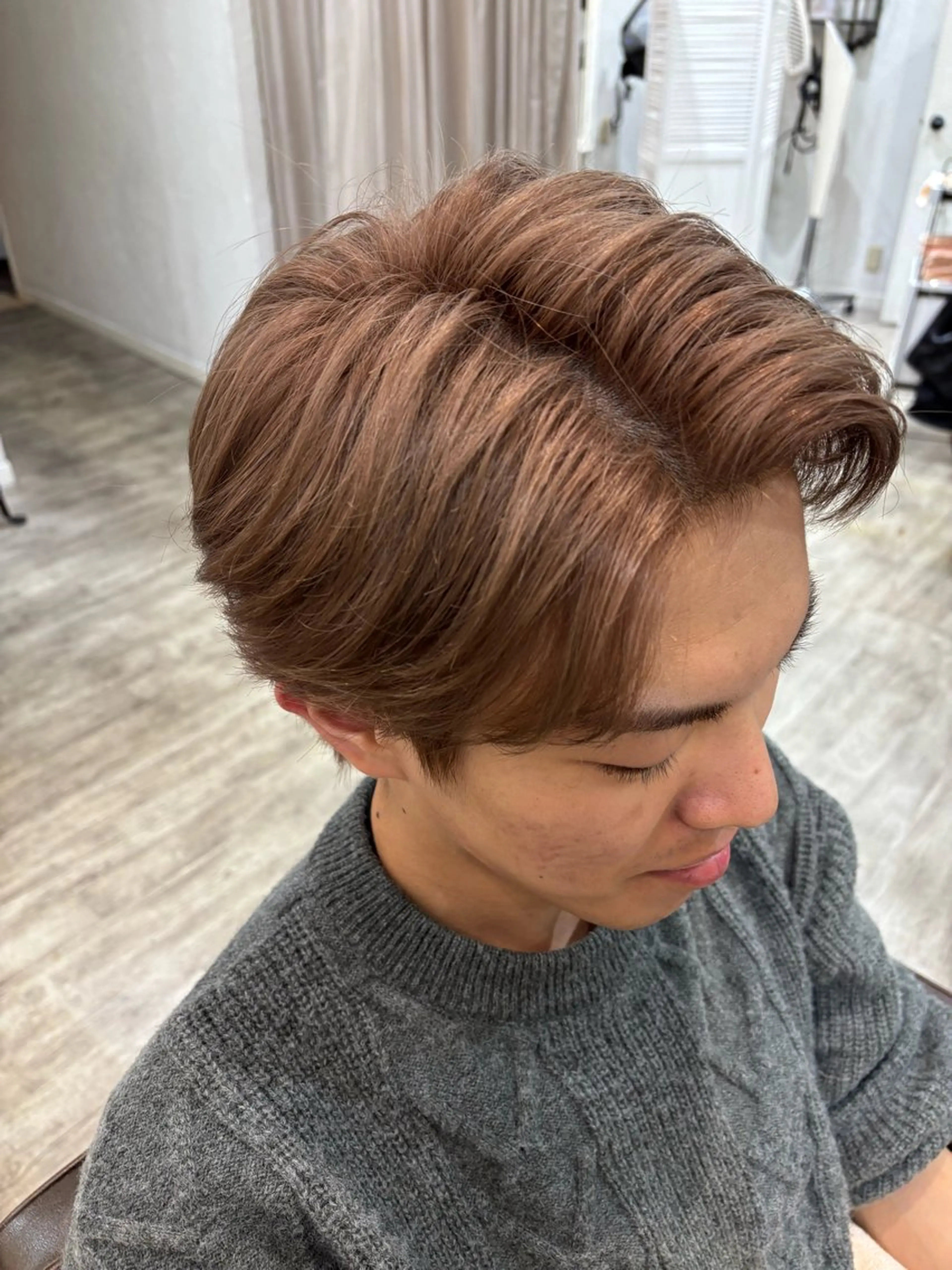 カラー ブリーチ hina /大曽根駅のヘアスタイル