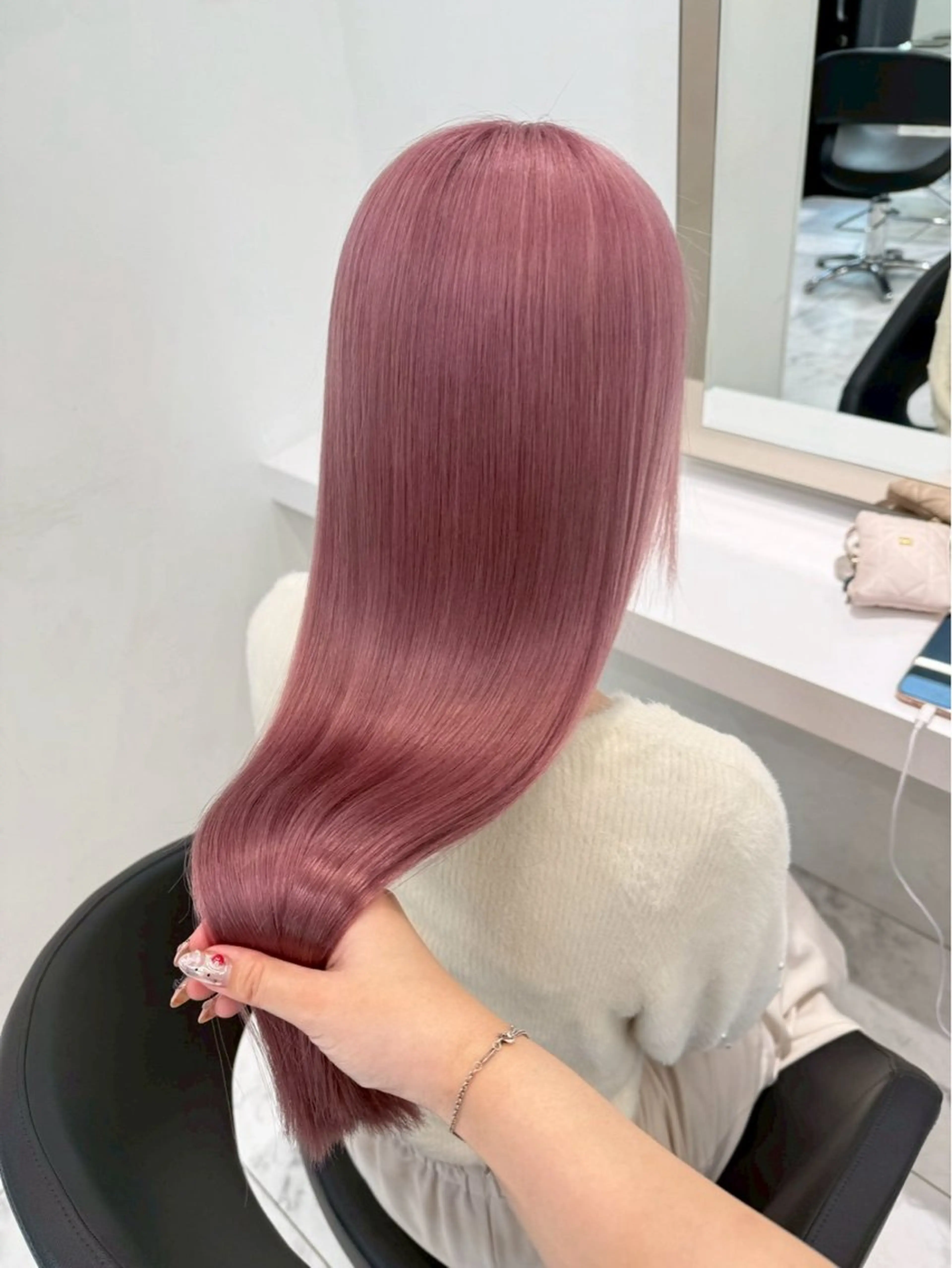 ロング カラー ブリーチ 透明感カラー ハイトーンカラー ヘアカラー ハイトーンカラー💞 くるみ🎀のヘアスタイル