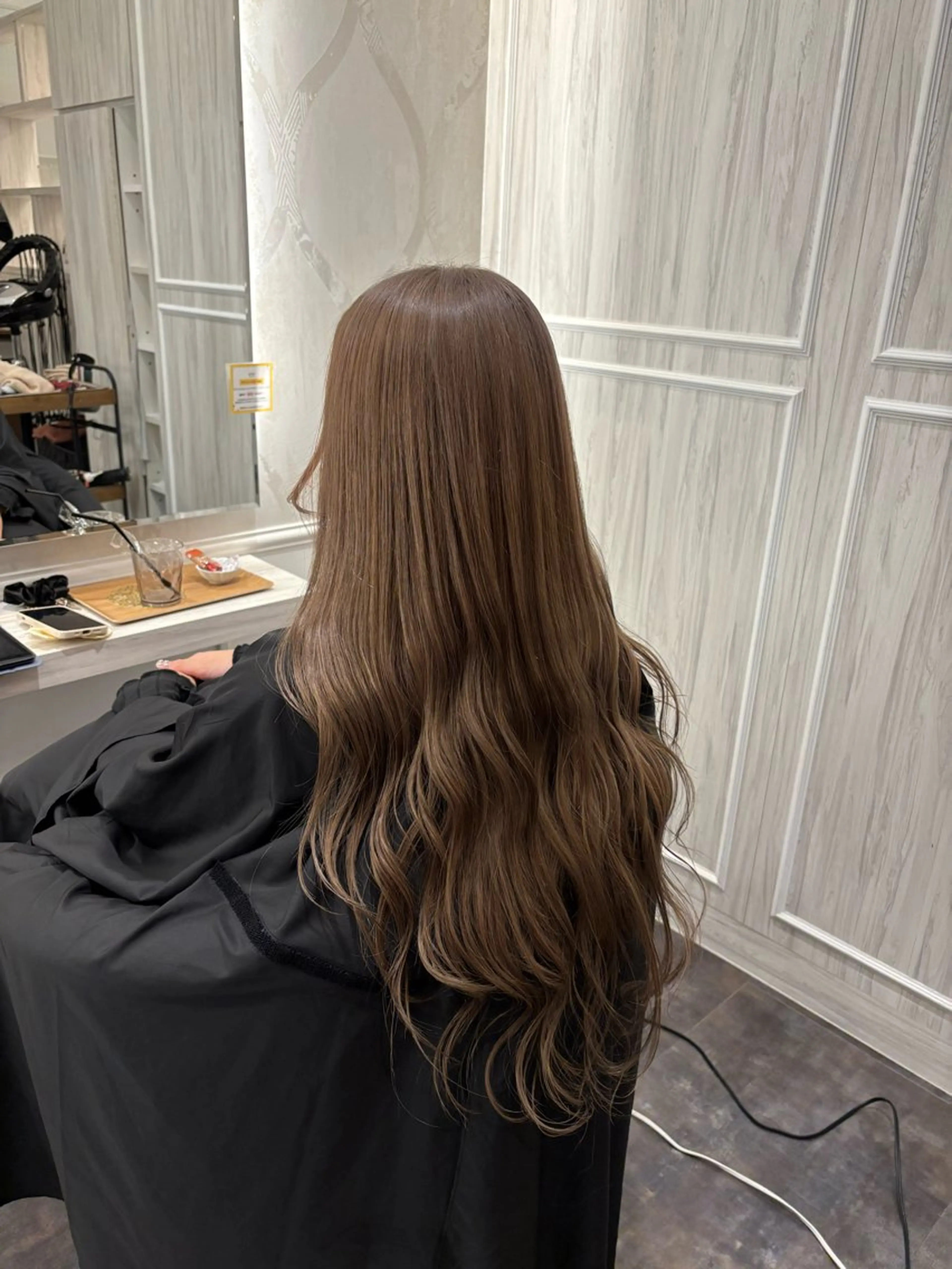 ロング カラー ベージュカラー ダブルカラー 🌟心斎橋レイヤー 艶ハイトーン/ウルフのヘアスタイル