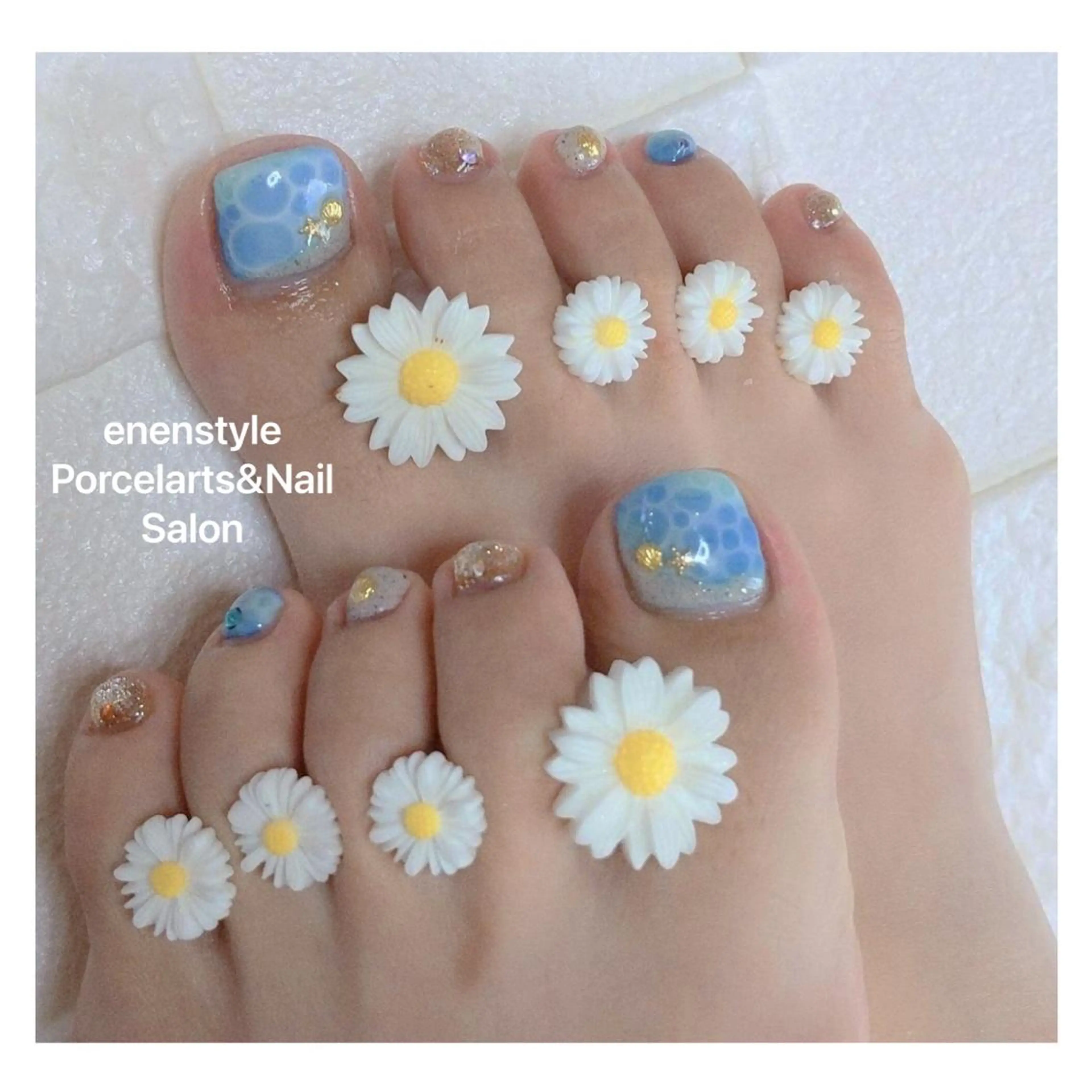 ミディアム ネイル ハンドネイル フットネイル 👑enen style👑のネイルデザイン