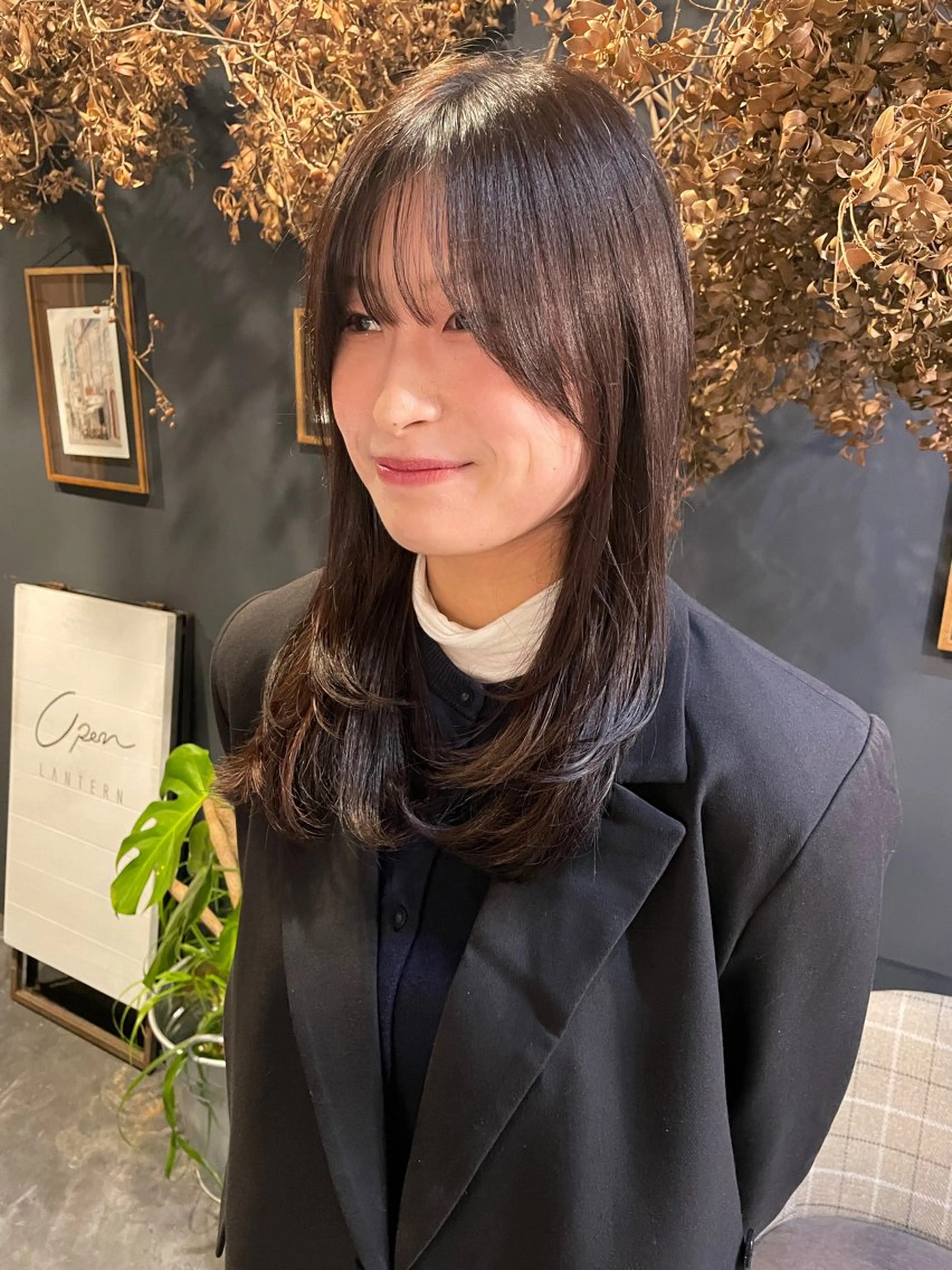 セミロング 顔まわりレイヤー 顔周りカット レイヤーカット Hair Make LANTERN所属・ヨネト レイのヘアスタイル