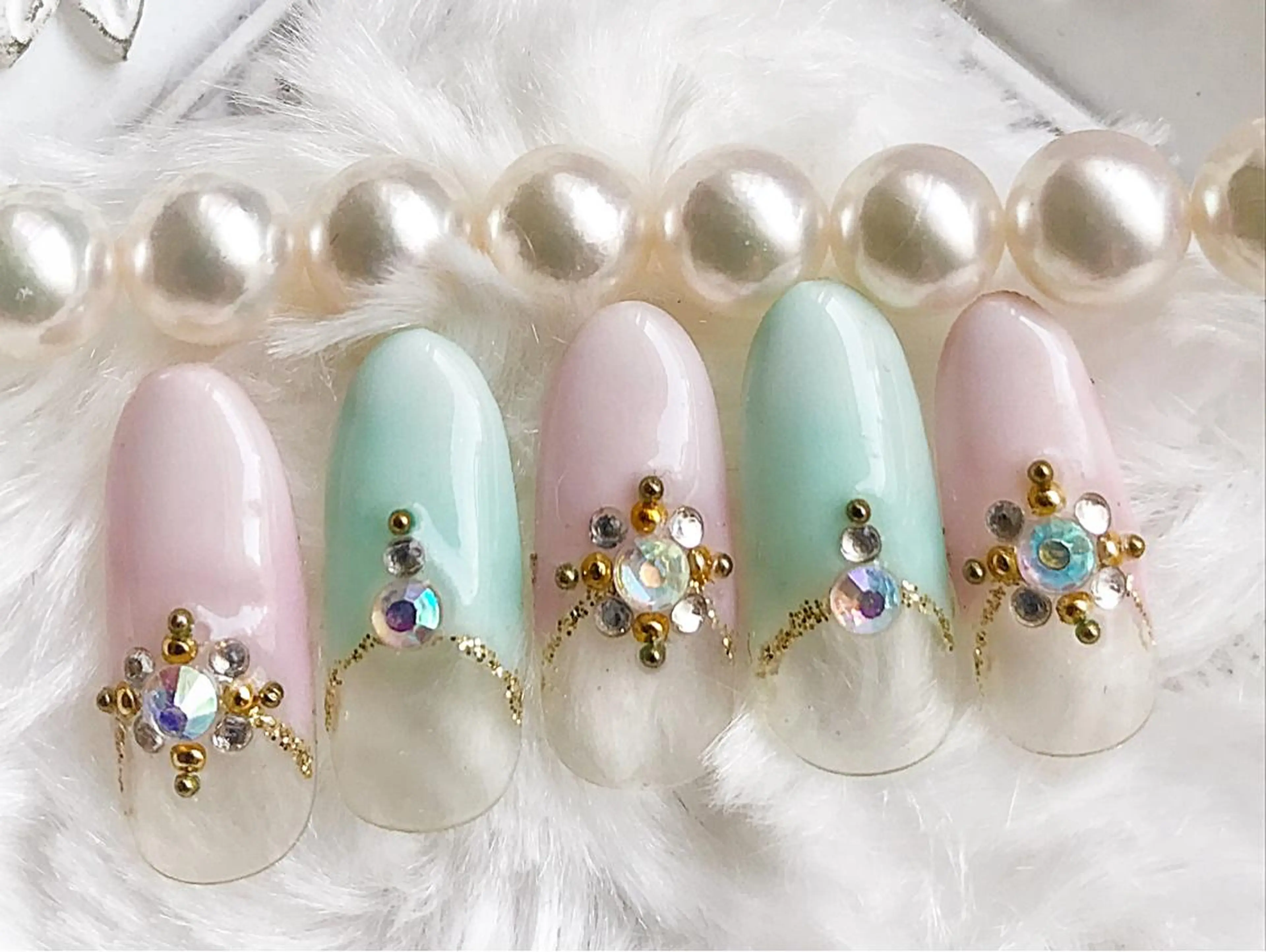 ネイル フレンチネイル ゴージャス 逆フレンチ Satomi  のネイルデザイン