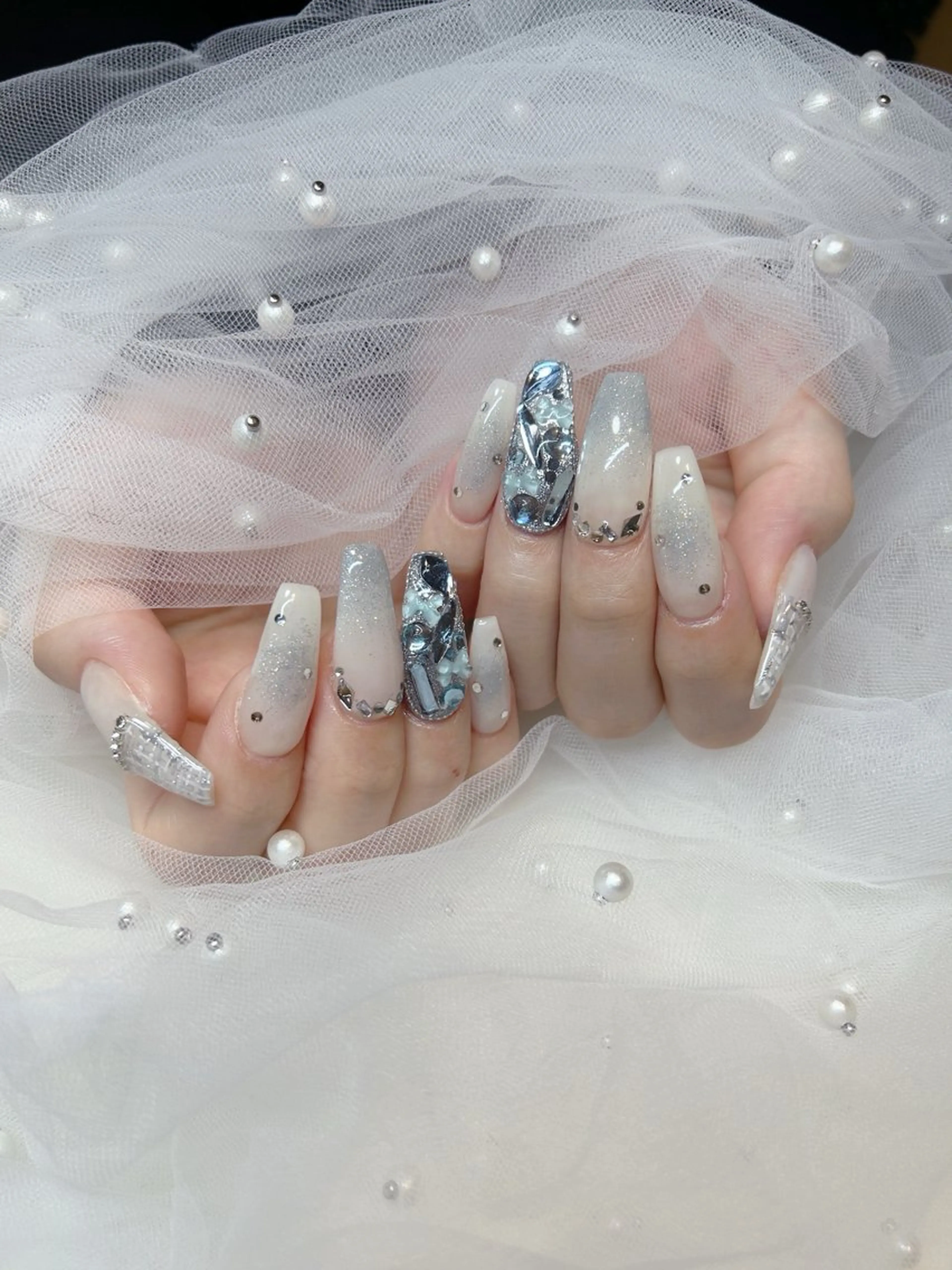 ネイル チークネイル グラデーション Naru Kelinailのネイルデザイン