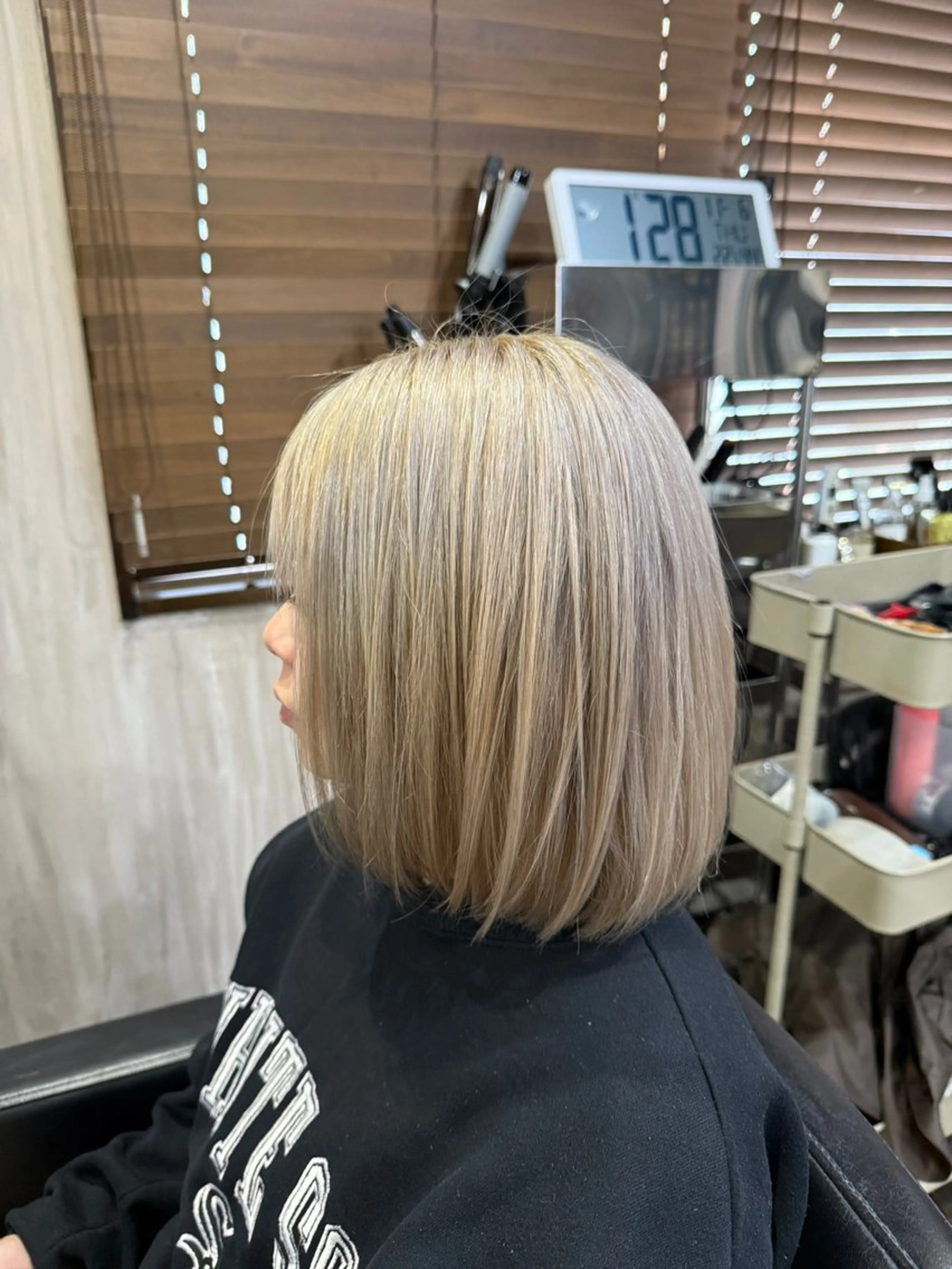 ミディアム カラー ベージュカラー ブリーチ ホワイトベージュ ヘアカラー トリートメント メンズカット/パーマ 艶カラーTAIGA︎のヘアスタイル