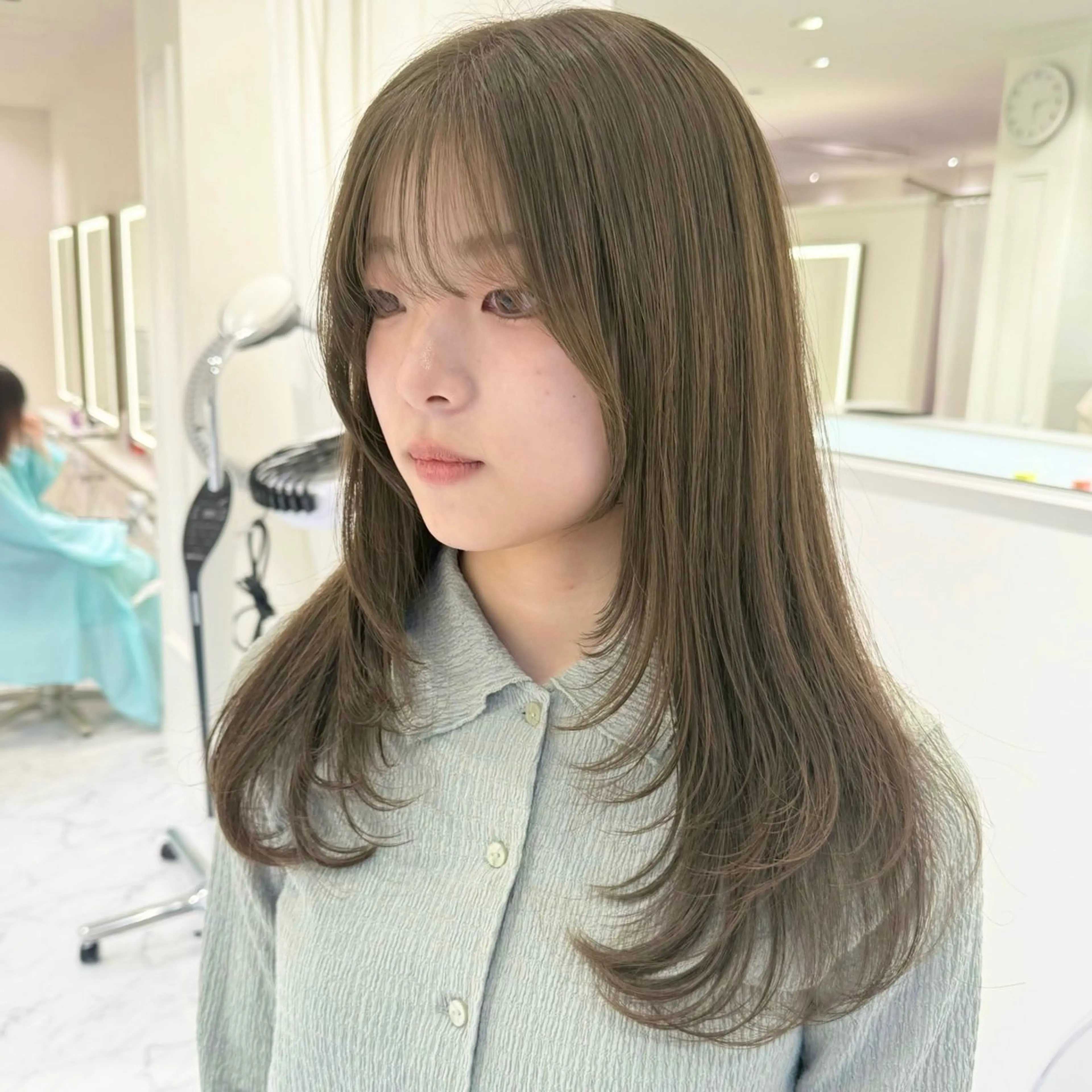 🧁ブリーチなしで明るくしたい、透明感が欲しい方におすすめ【カット】＋【ライトニングダブルケアカラー】の写真