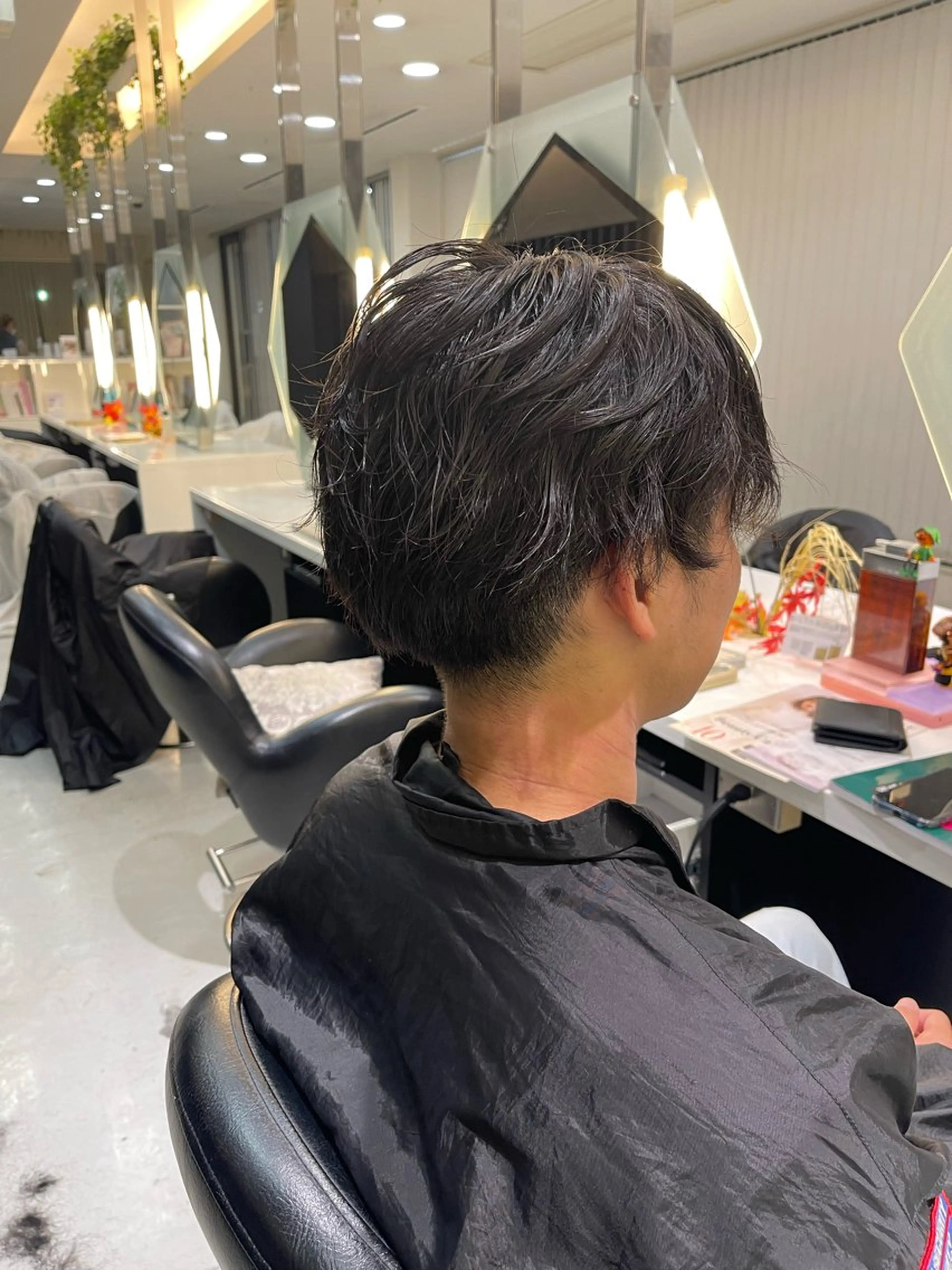 パーマ 超透明感カラー🦋韓 国羽エクステ🪽🫧のヘアスタイル