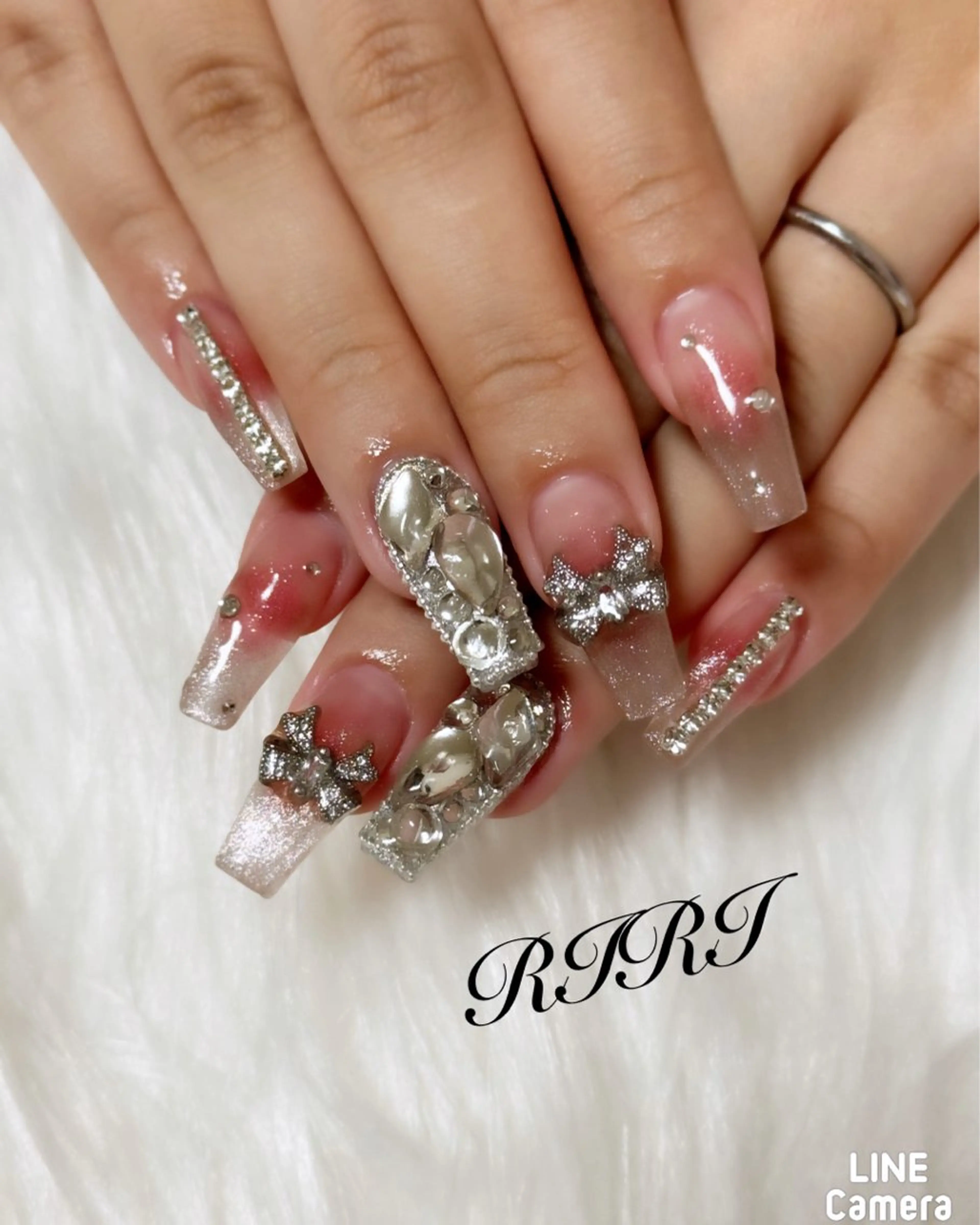 ネイル チークネイル ジェルネイル ガーリー キラキラネイル 韓国ネイル riri オーナーのネイルデザイン
