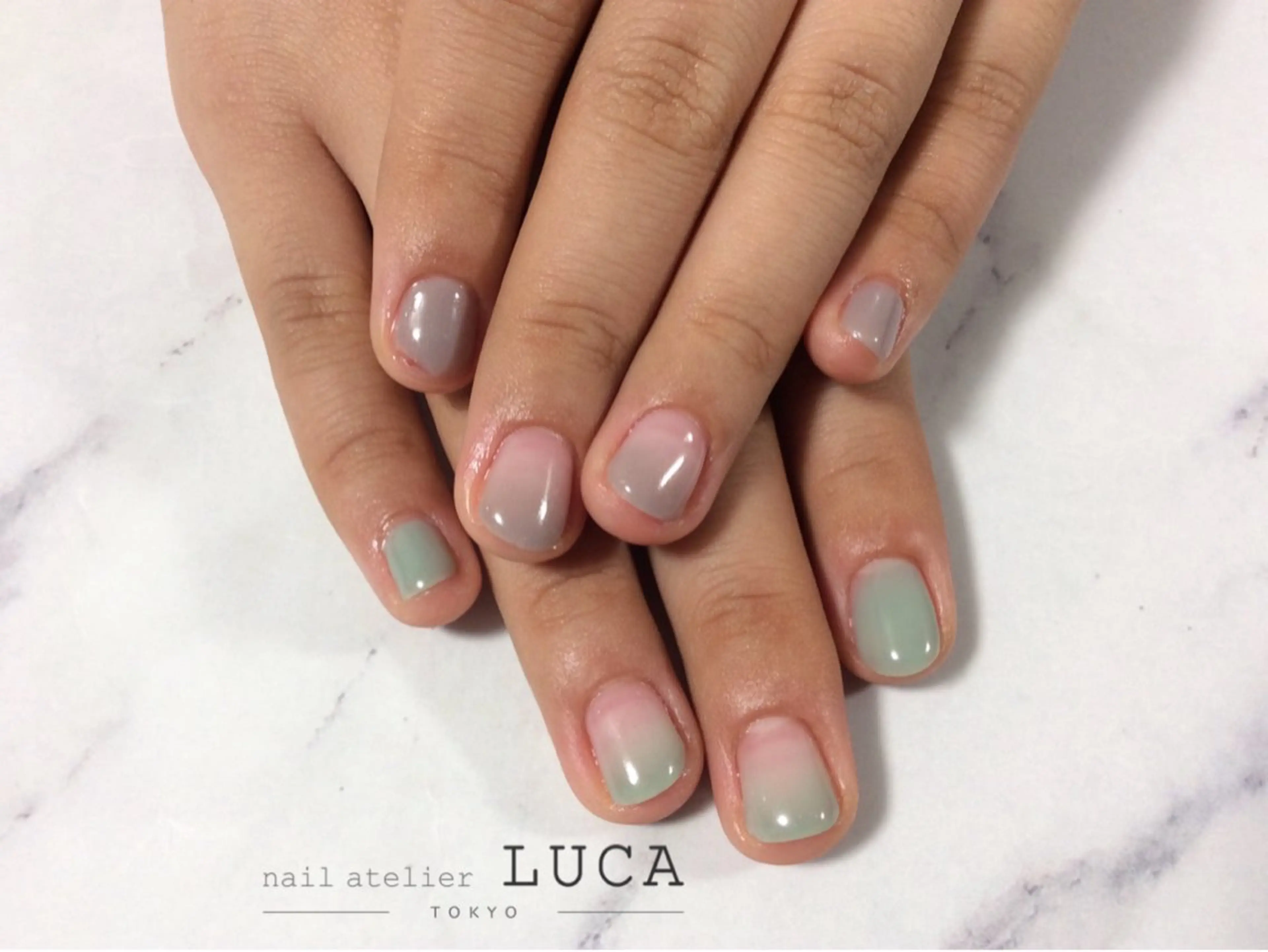 ネイル グラデーション グリーン ワンカラーネイル ネイルアトリエルカ 米原のネイルデザイン