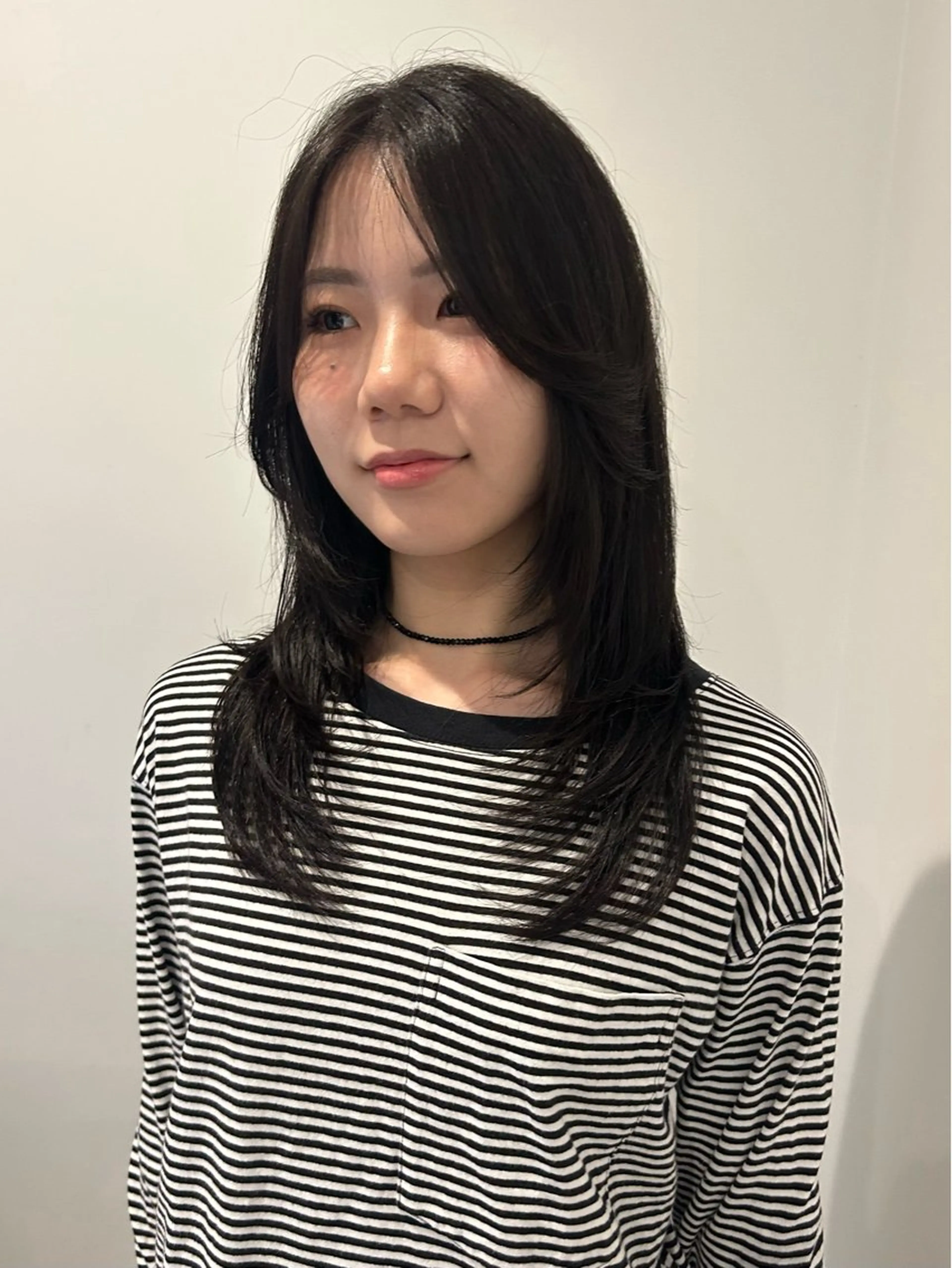 セミロング レイヤーカット 💫レイヤーカット 💫ブリーチ💫サキのヘアスタイル