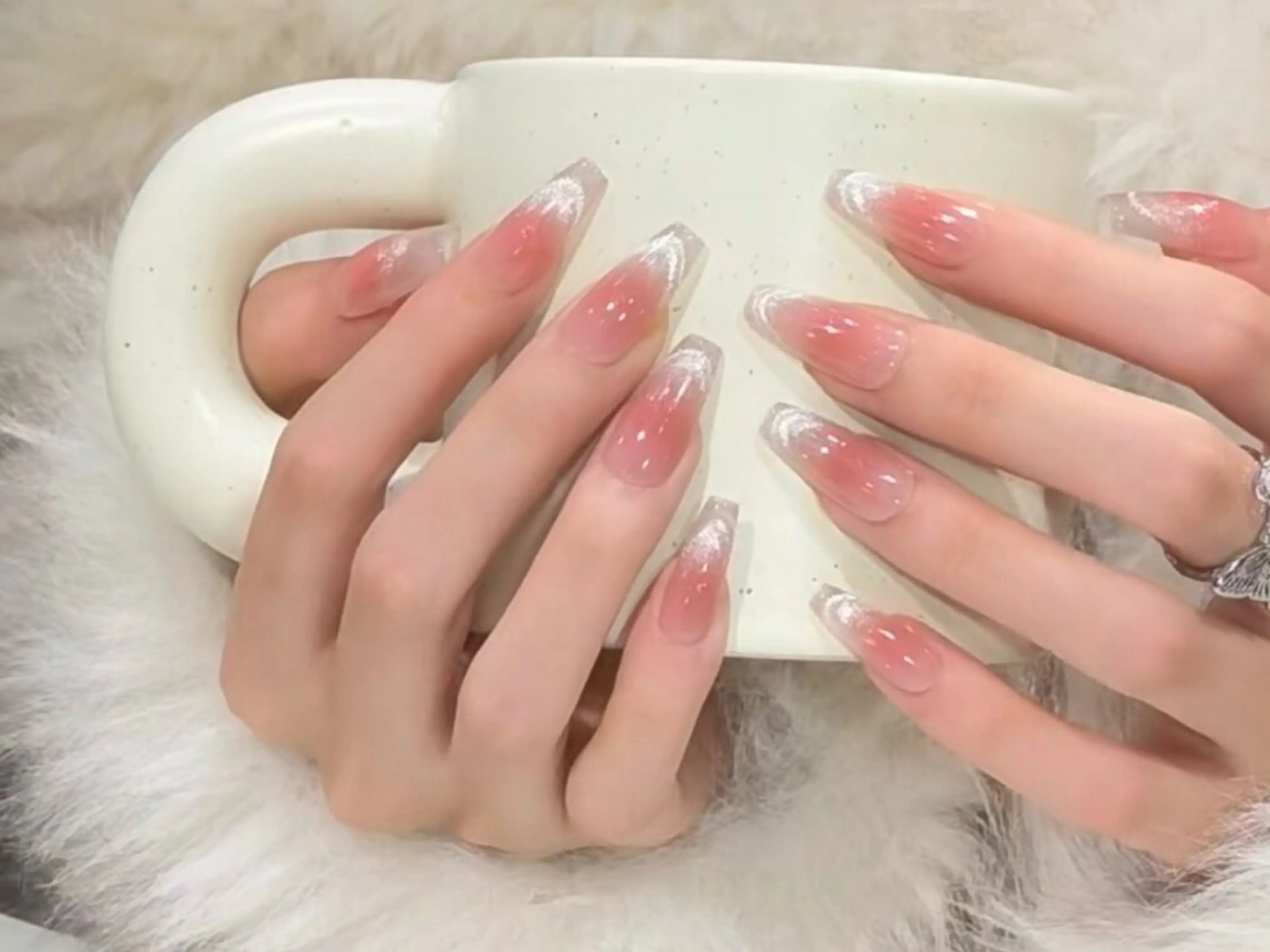 【新規ジェルオフ無料】ハンドチークネイル×マグネットフレンチ¥7980の写真