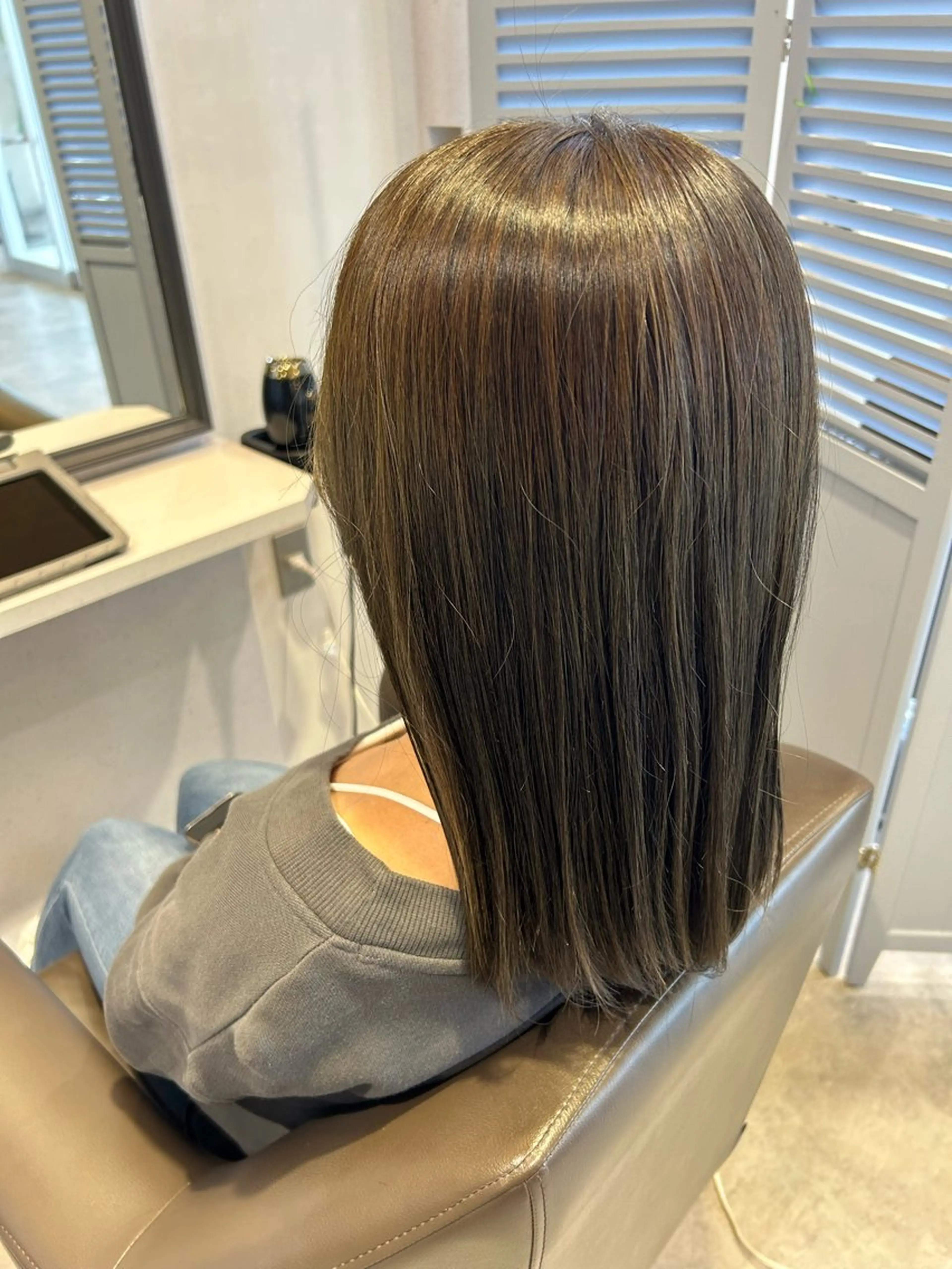 ミディアム カラー グレージュ ヘアカラー トリートメント SUGAR/ソウ モデル募集中‼︎のヘアスタイル