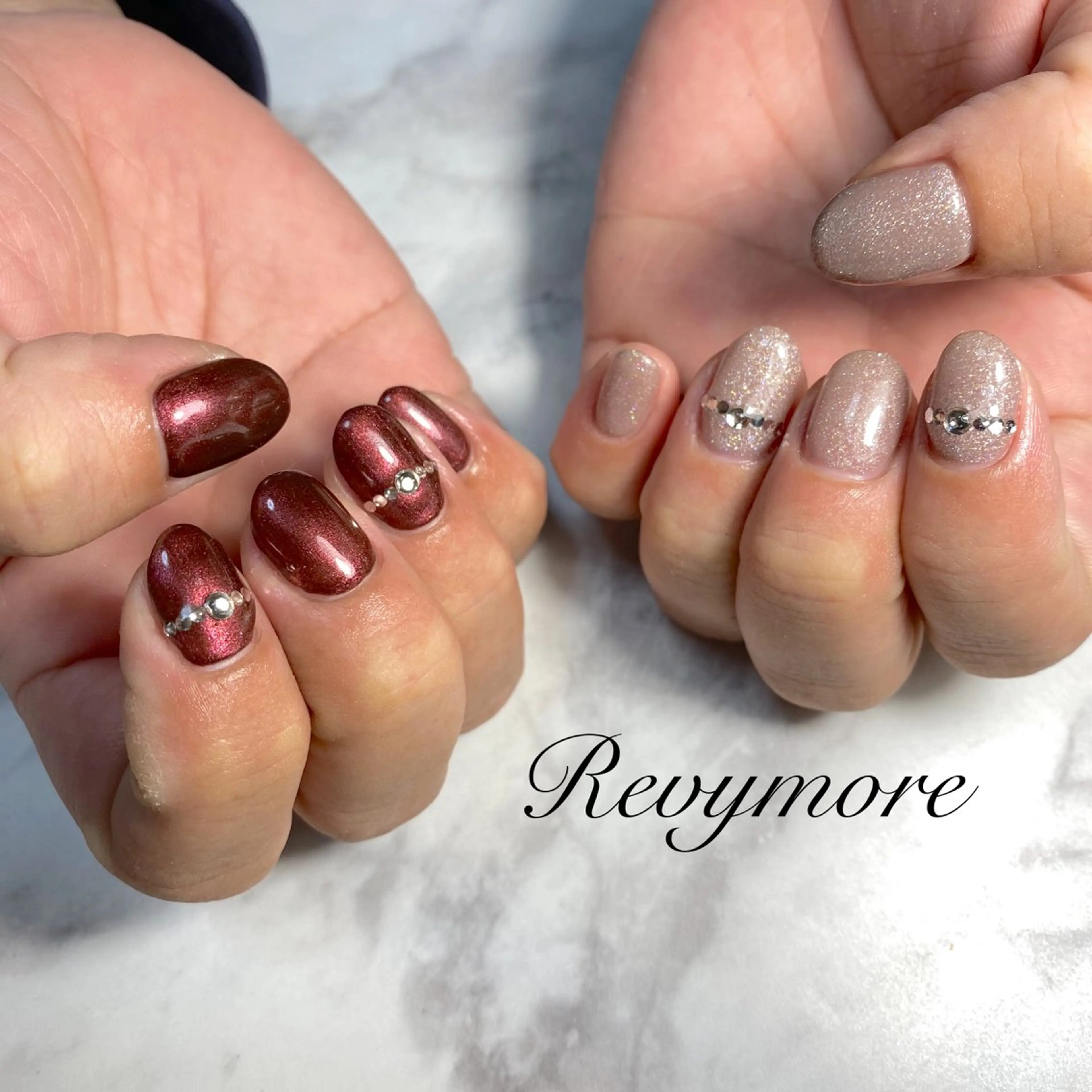 ネイル アートネイル ブラウン ジェルネイル キラキラネイル 韓国ネイル nail salon Revymore所属・nail salon Revymoreのネイルデザイン