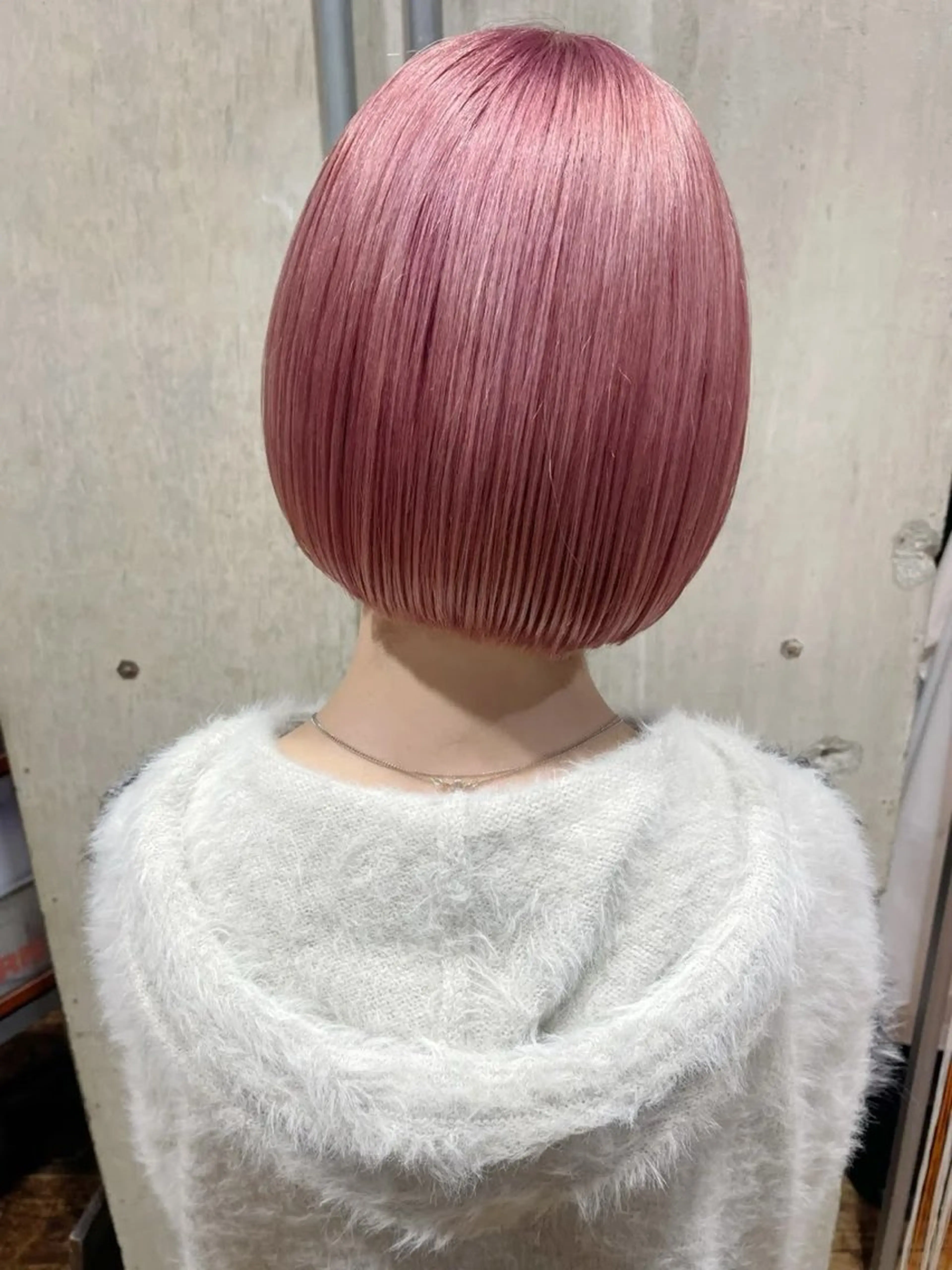 ショート カラー ブリーチ ワタナベ アオイのヘアスタイル