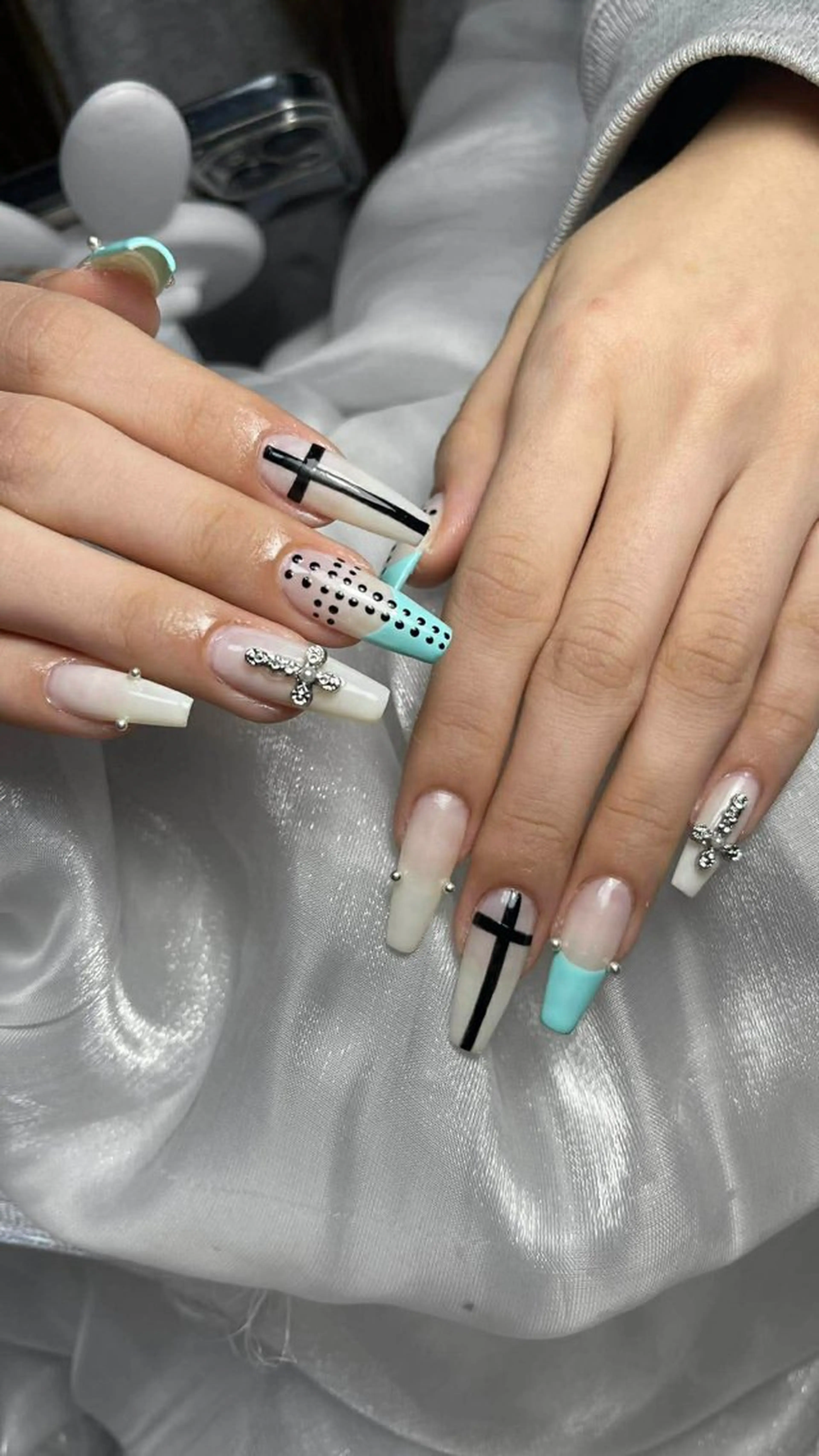 ネイル オーロラネイル クリアネイル 成人式 フラッシュネイル ジェルネイル ハンドネイル Amee Nailsalonのネイルデザイン