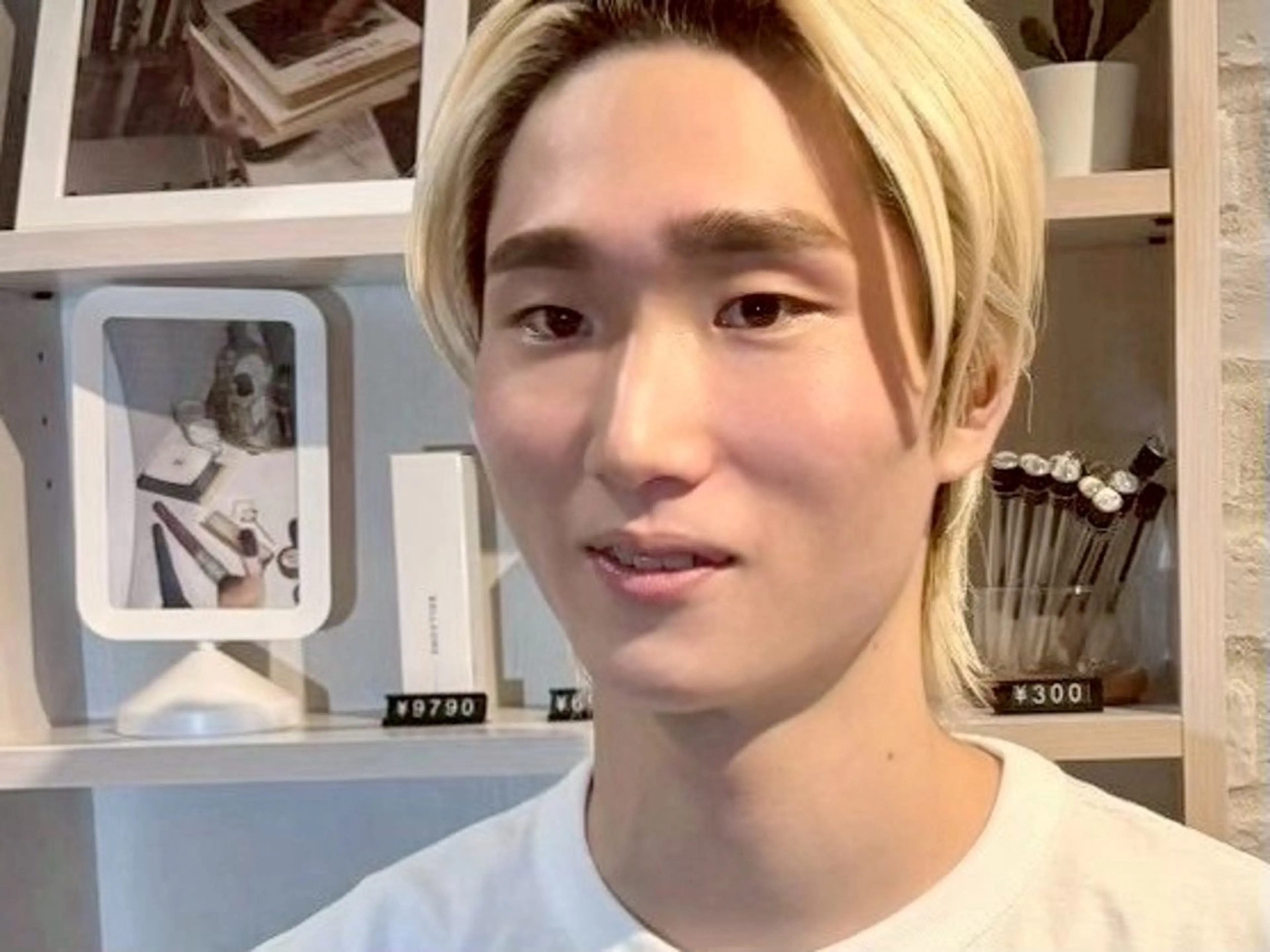 メンズ WAXYYY.青山店所属・WAXYYY. 青山店の眉毛・アイブロウイメージ