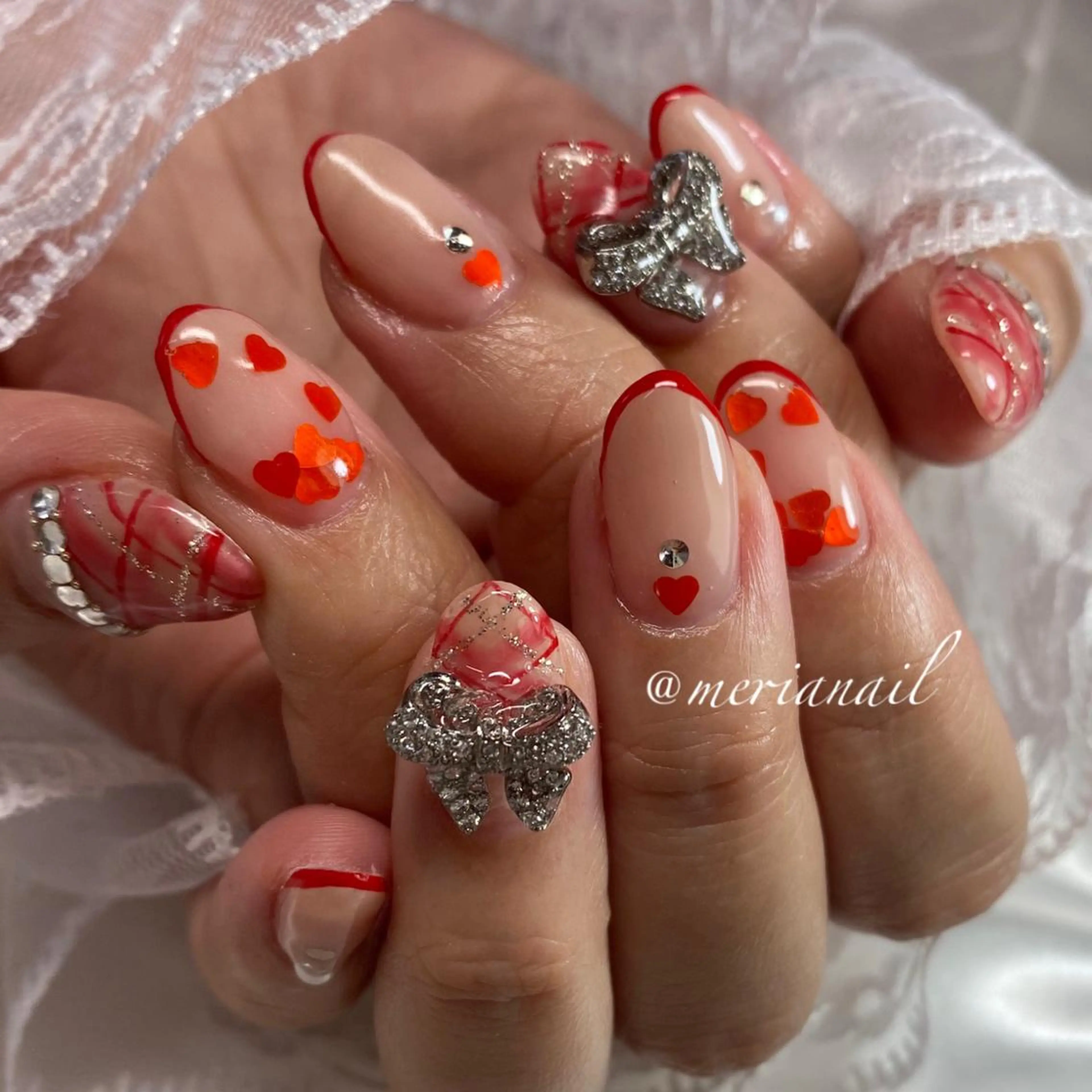 ショート カラー ネイル アイブロウ ハート バレンタイン ハンドネイル INFINITY所属・INFINITY nailのネイルデザイン