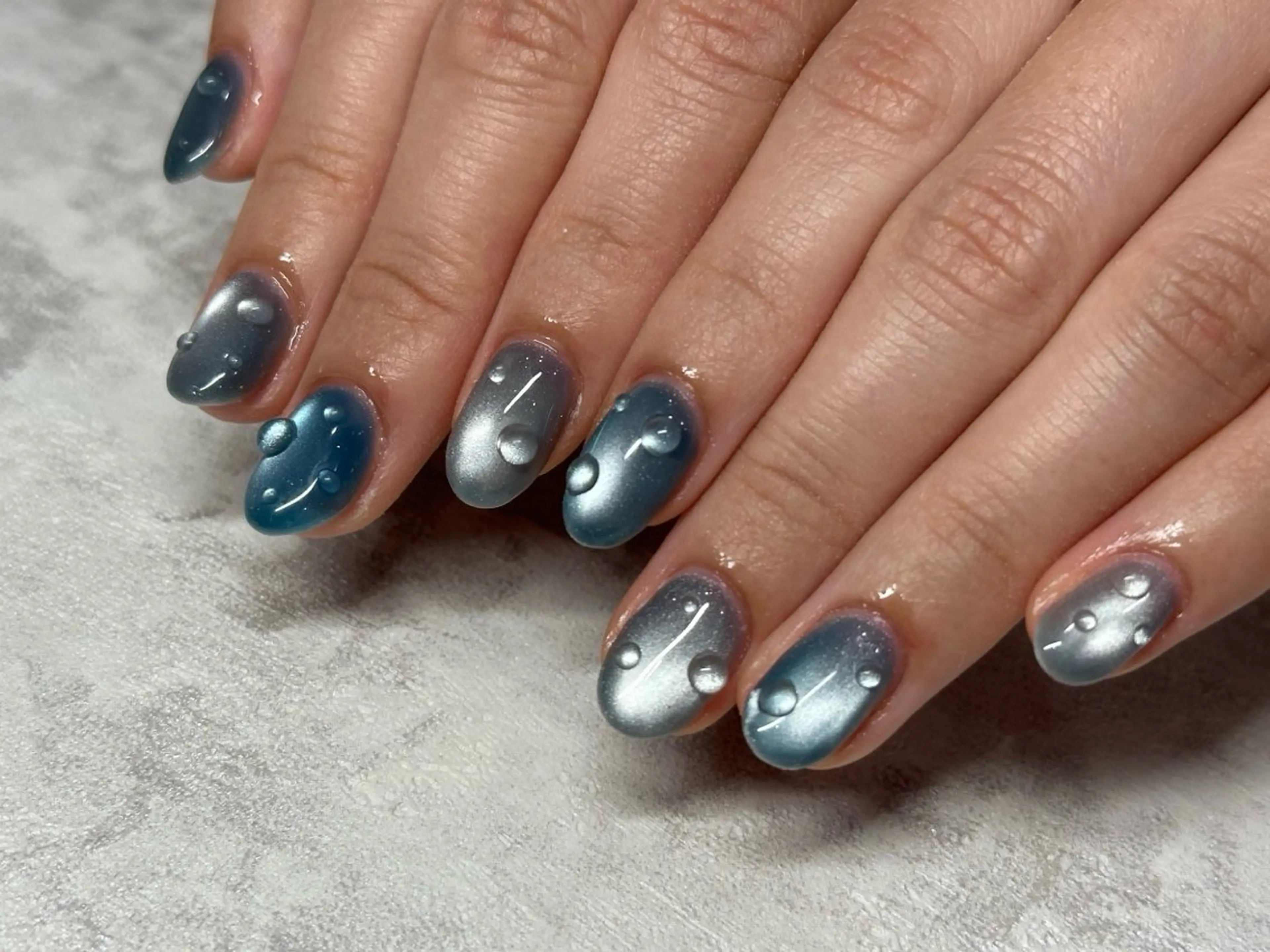 うるうる/マグネットネイル オフ込みの写真