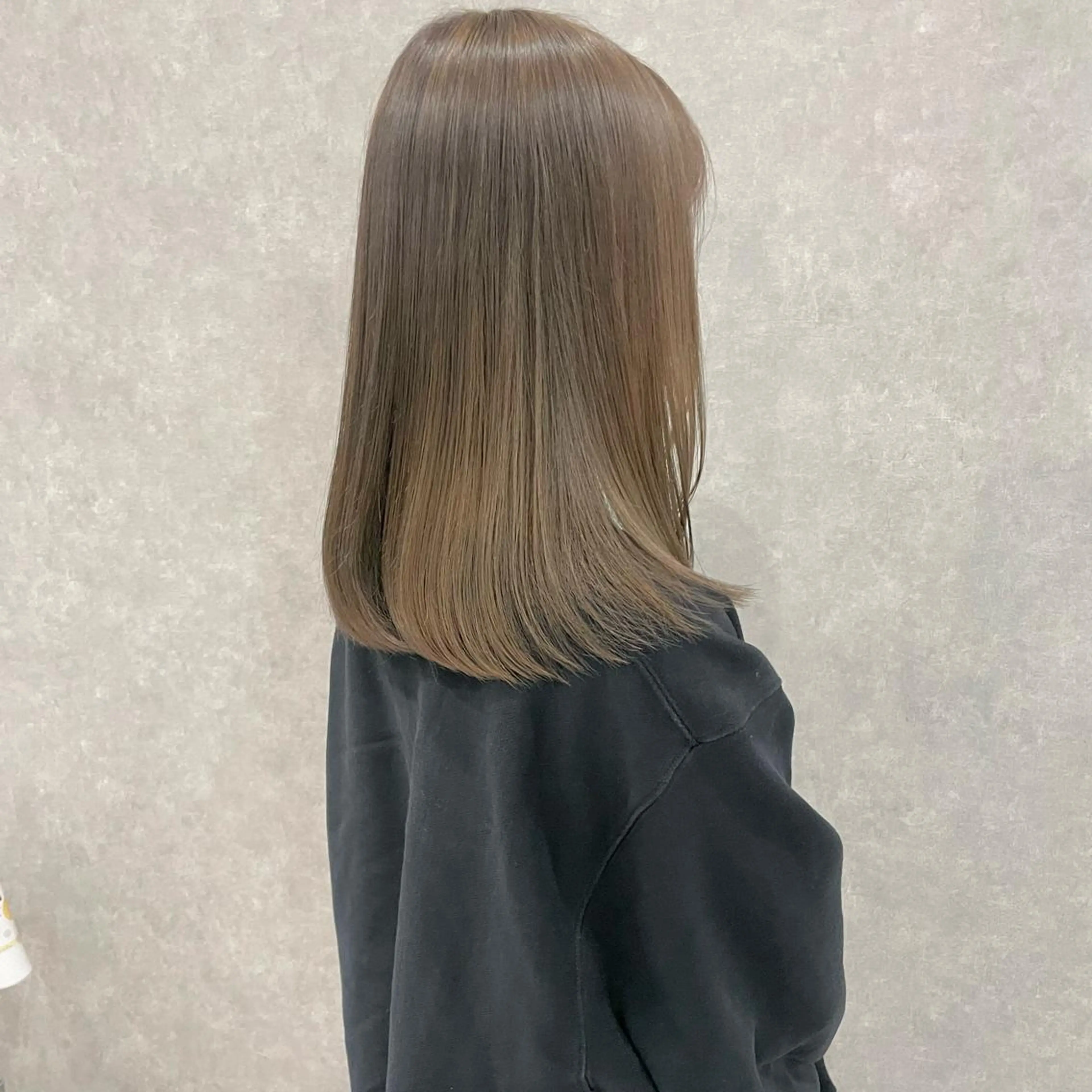 セミロング カラー はちすか るかのヘアスタイル