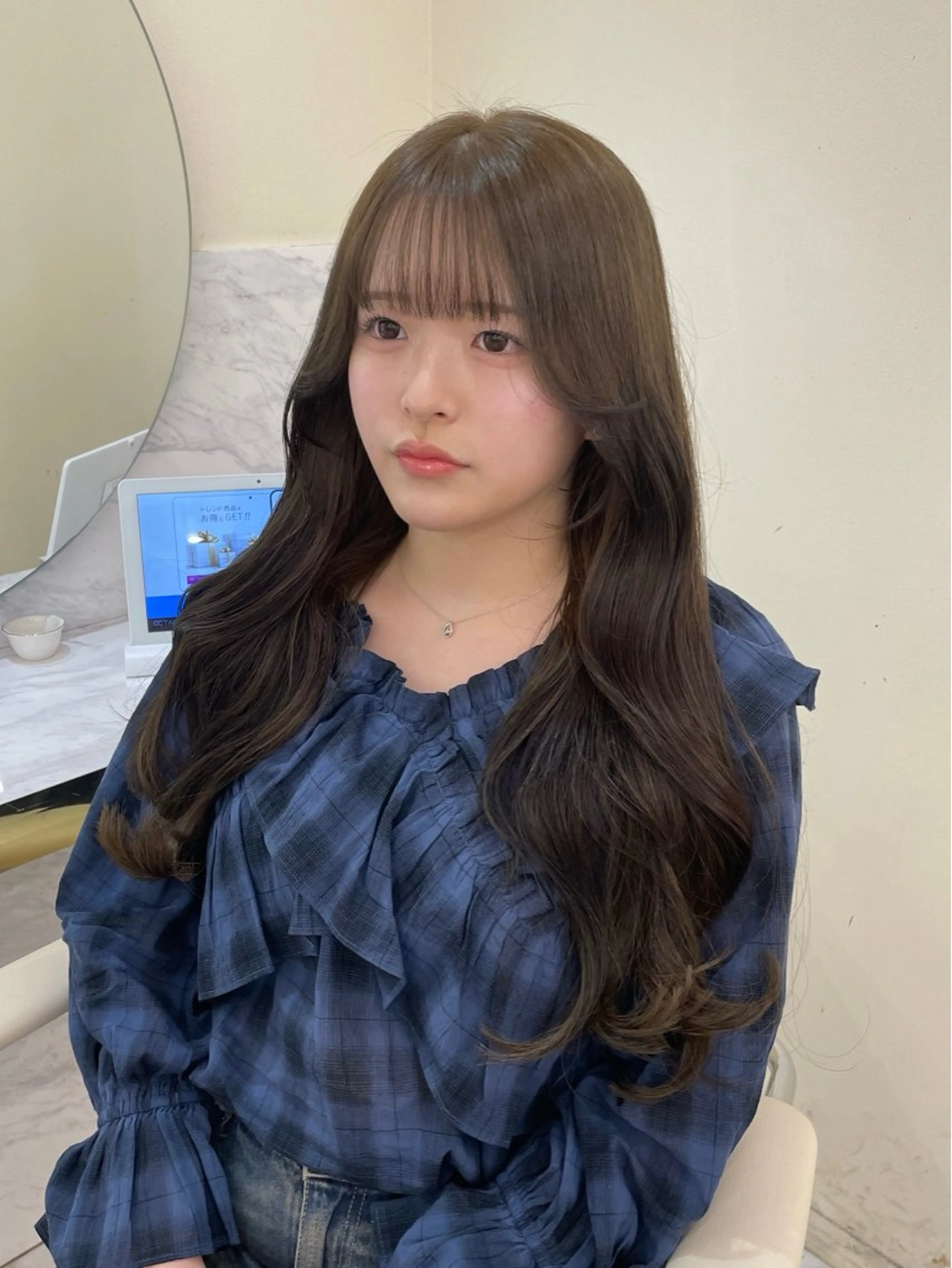 ロング カラー ヘアアレンジ アッシュ ベージュカラー ブリーチ ブラウンカラー ダブルカラー カット ヘアカラー トリートメント maoブリーチ無し 似合わせカラーのヘアスタイル