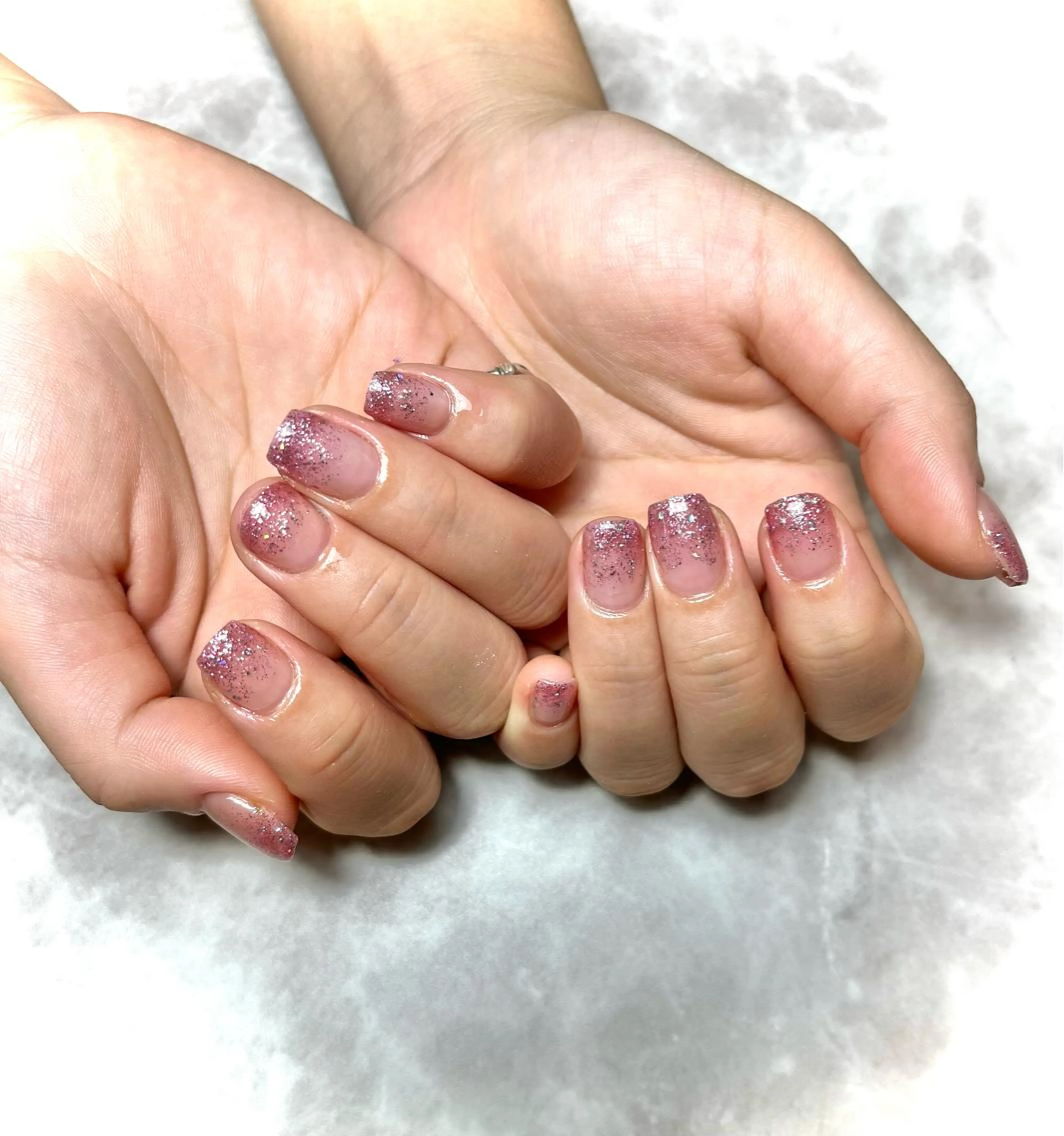 ネイル 成人式 ジェルネイル キラキラネイル 韓国ネイル ラメ(グリッター) ハンドネイル nails' it...のネイルデザイン