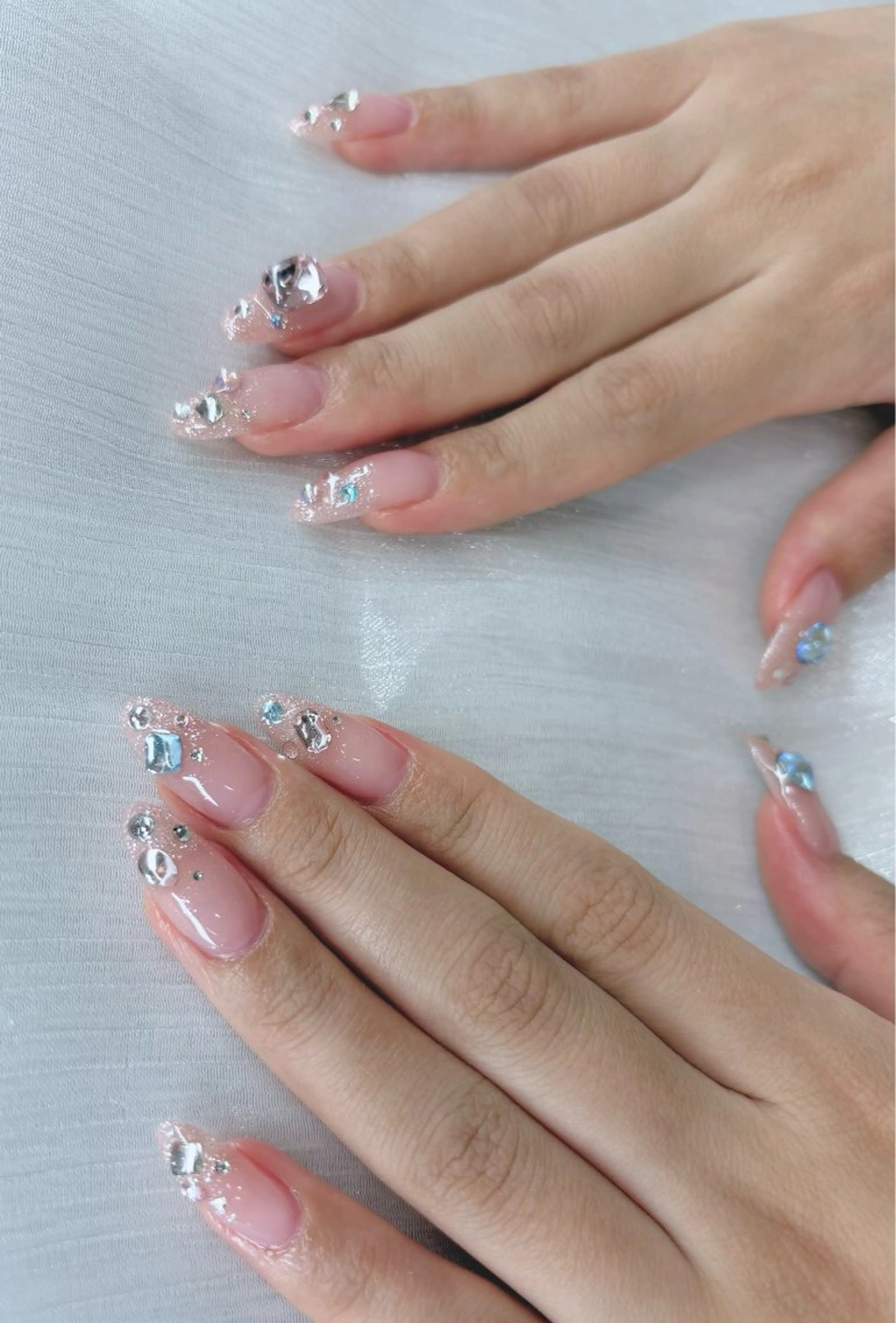 ネイル オーロラネイル ブルー チークネイル フットネイル フレンチネイル Haru 168大家店のネイルデザイン