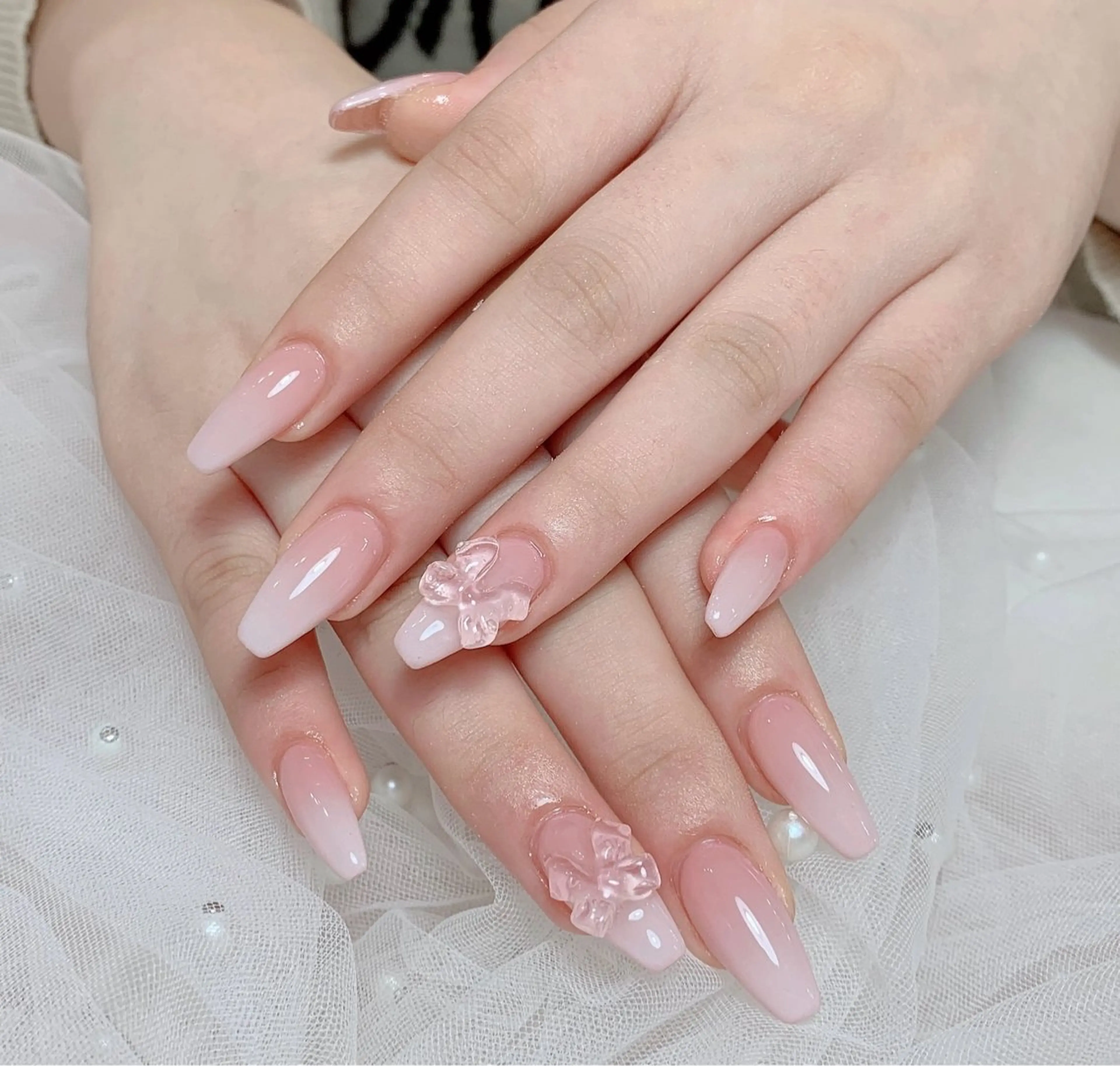 ✨人気ワンホンネイル✨ベビーブーマー✨ソフトジェルオフ込み✨パーツ2個付きの写真