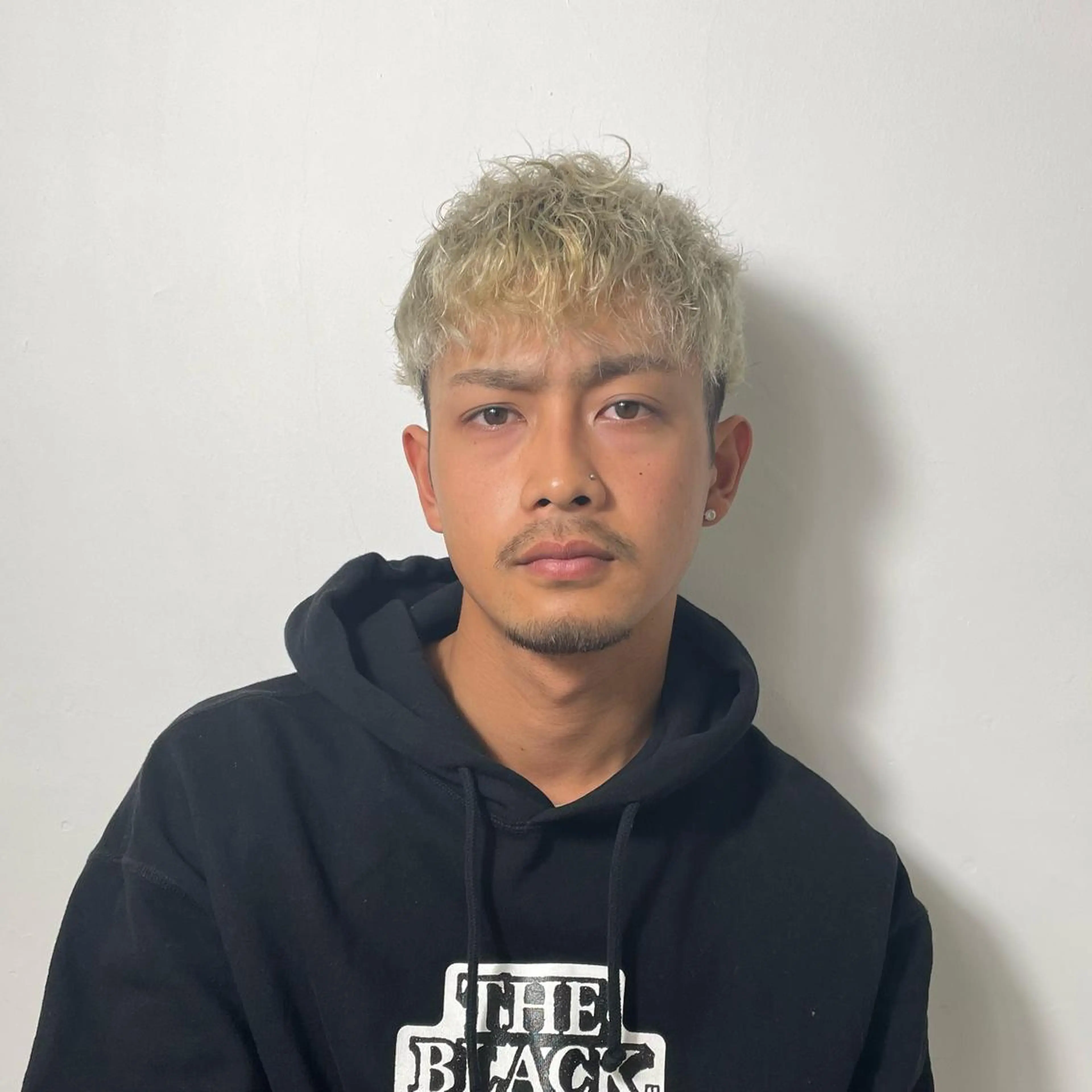 ショート カラー パーマ メンズ メンズハイトーン ハイトーンカラー 【柏メンズパーマ職人 】店長　KAZUMAのヘアスタイル