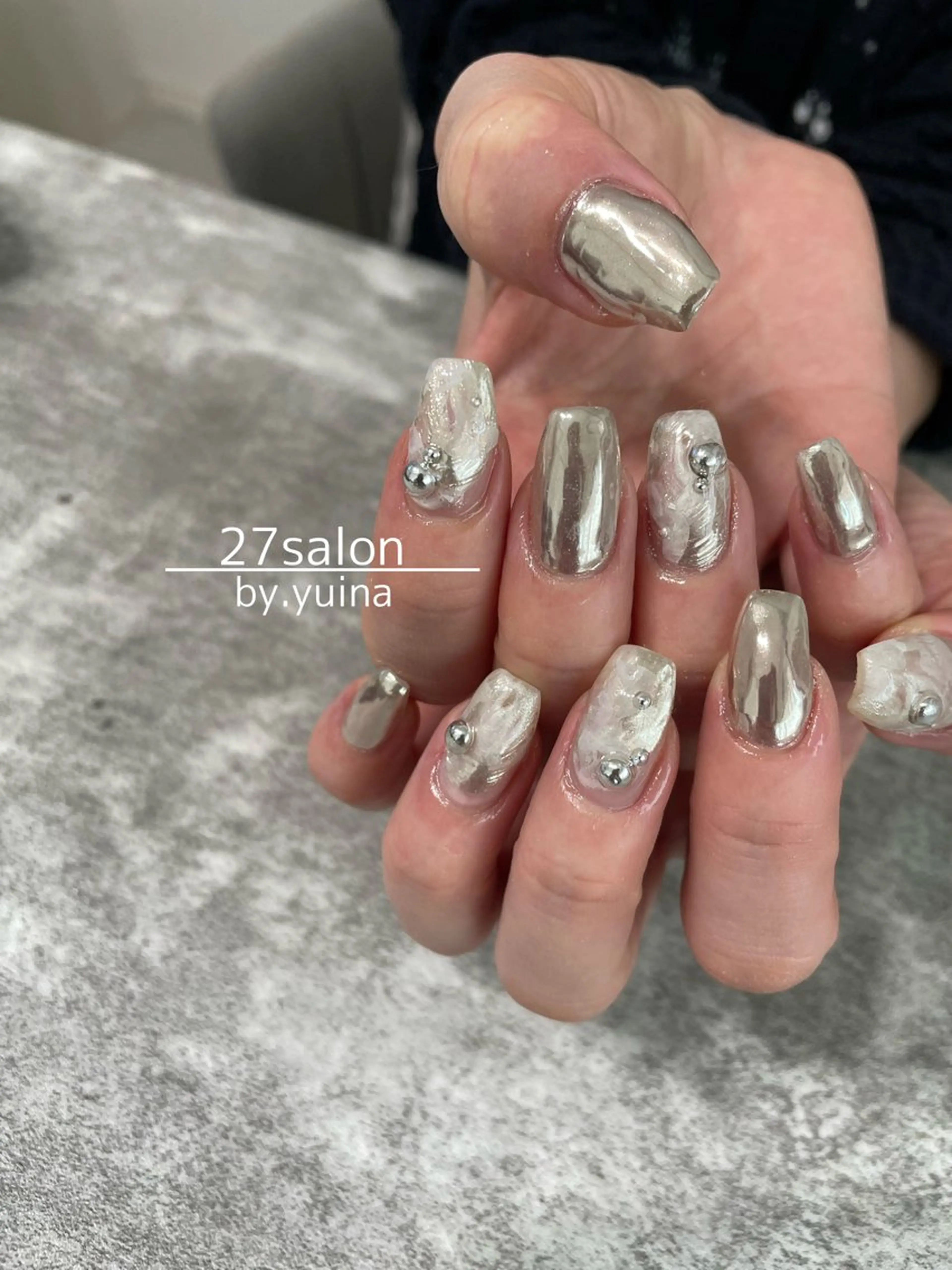 ネイル ニュアンスネイル シルバー ハンドネイル 27salon yuinaのネイルデザイン