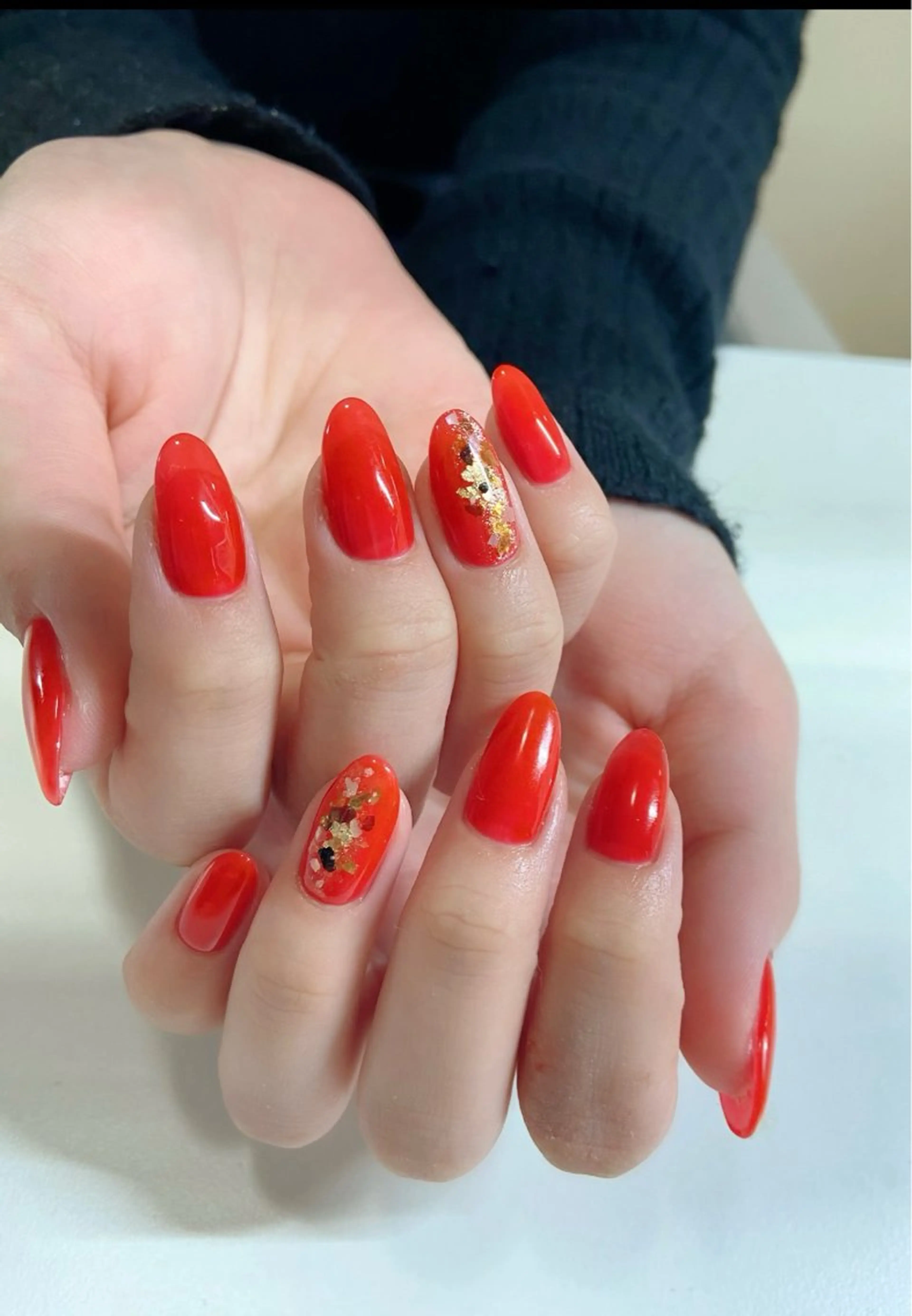 ネイル 赤色 nail salon  ADORE所属・Adore nailのネイルデザイン