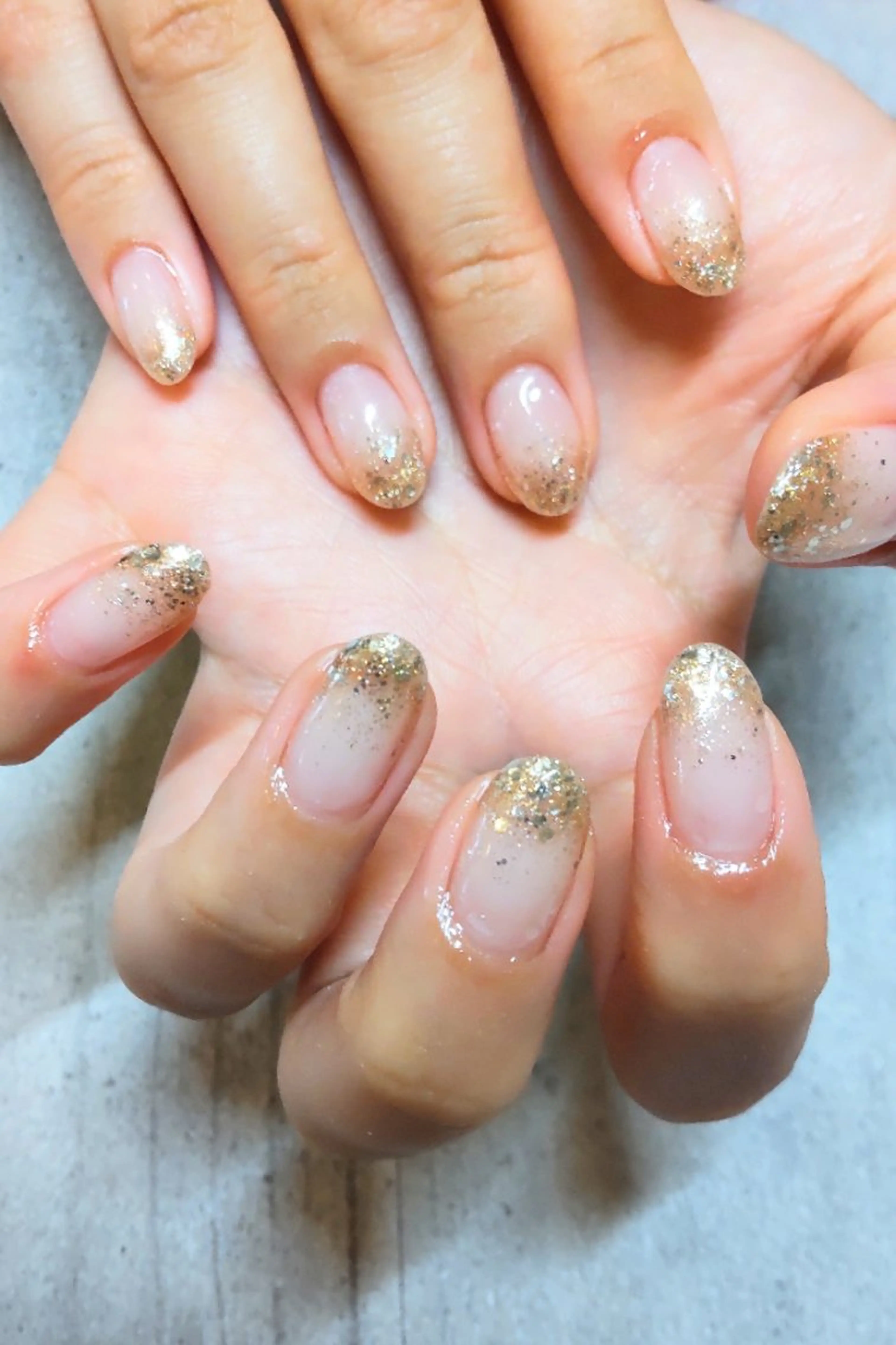 ネイル グラデーション ラメ(グリッター) ラメグラデーション CHOUETTE所属・CHOUETTE MIOのネイルデザイン