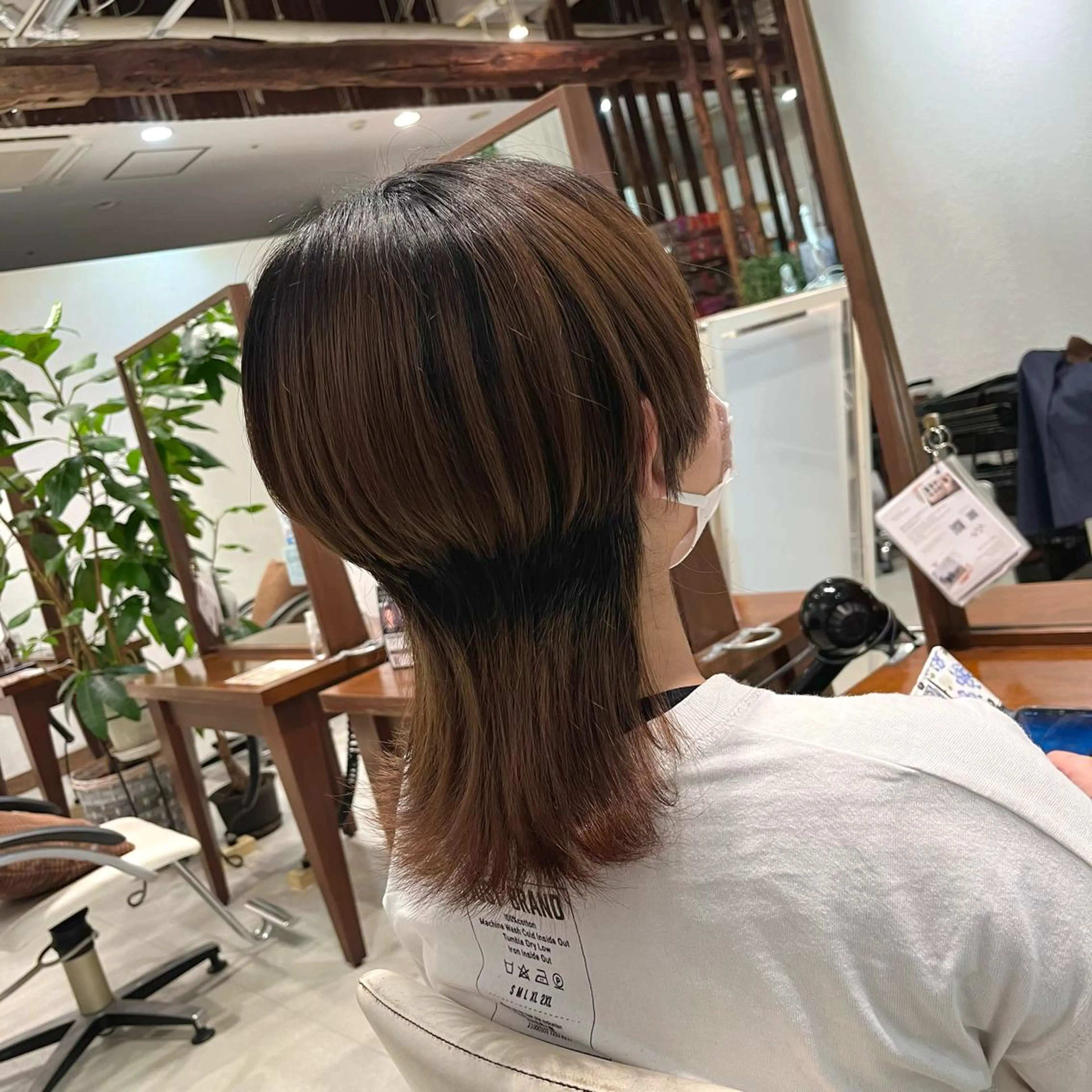 セミロング ウルフカット 黒川 結希のヘアスタイル