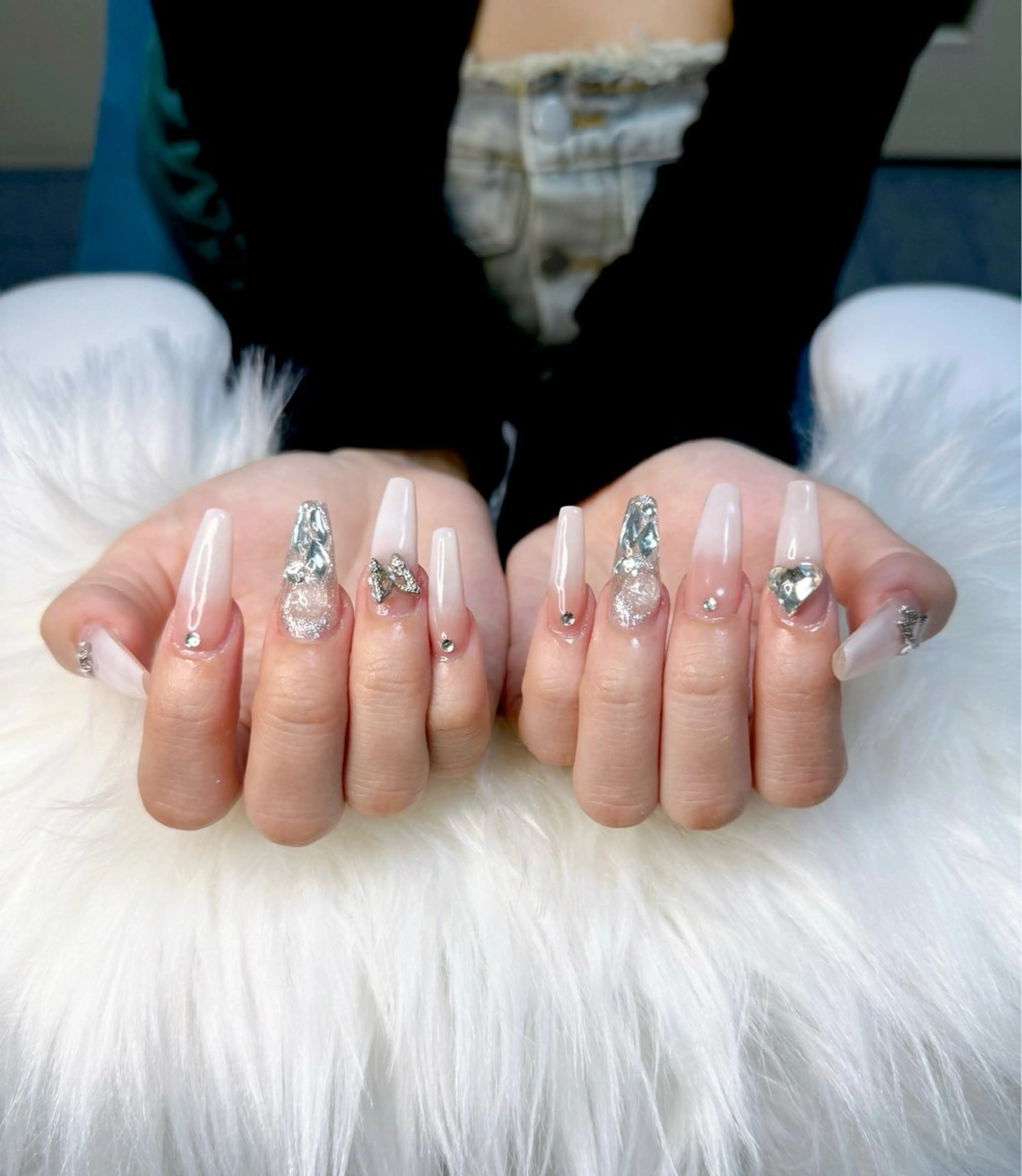 ネイル アートネイル オーロラネイル チークネイル 長さ出し フットネイル happy nail所属・Happy Nailのネイルデザイン