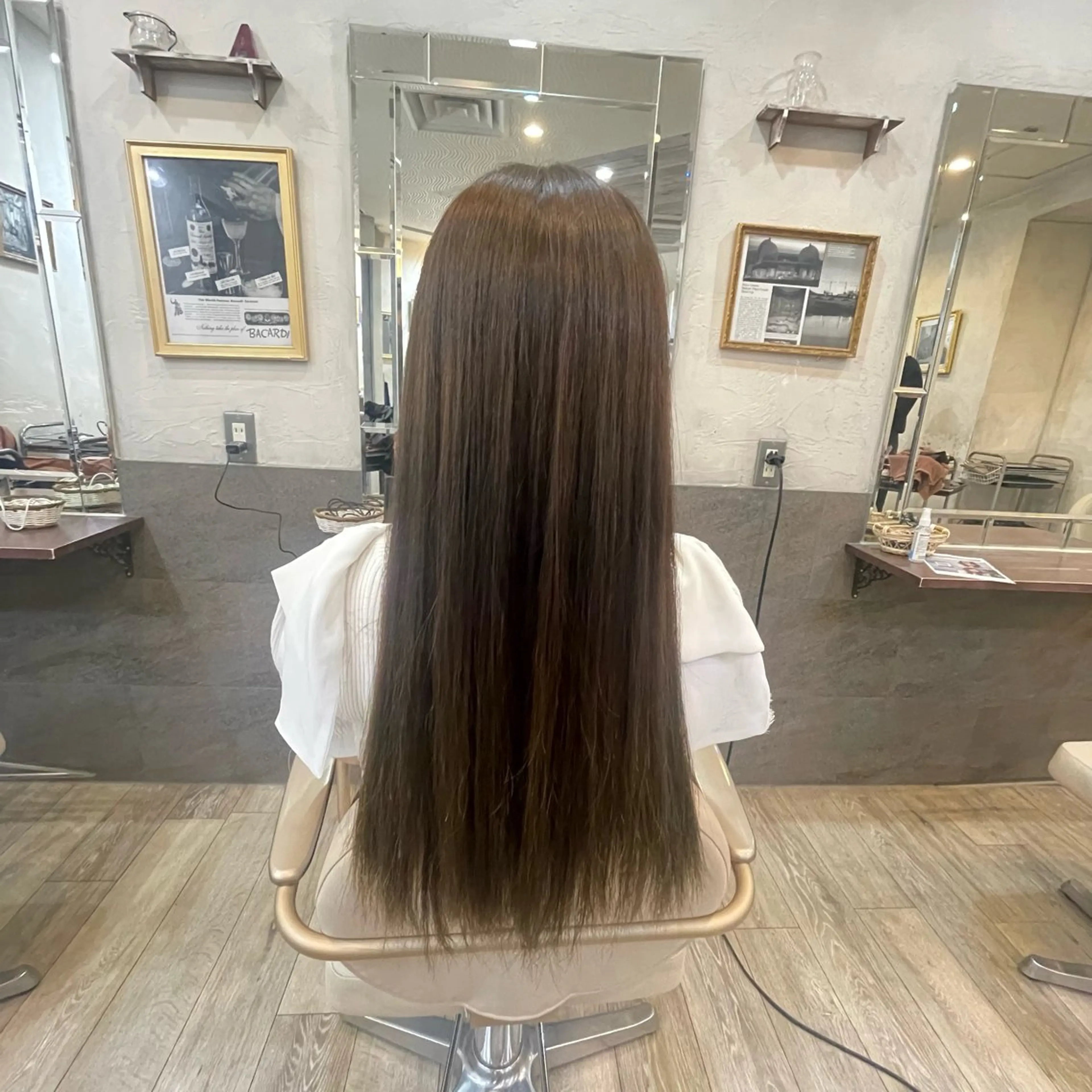 ロング カラー 岩水 穂華のヘアスタイル