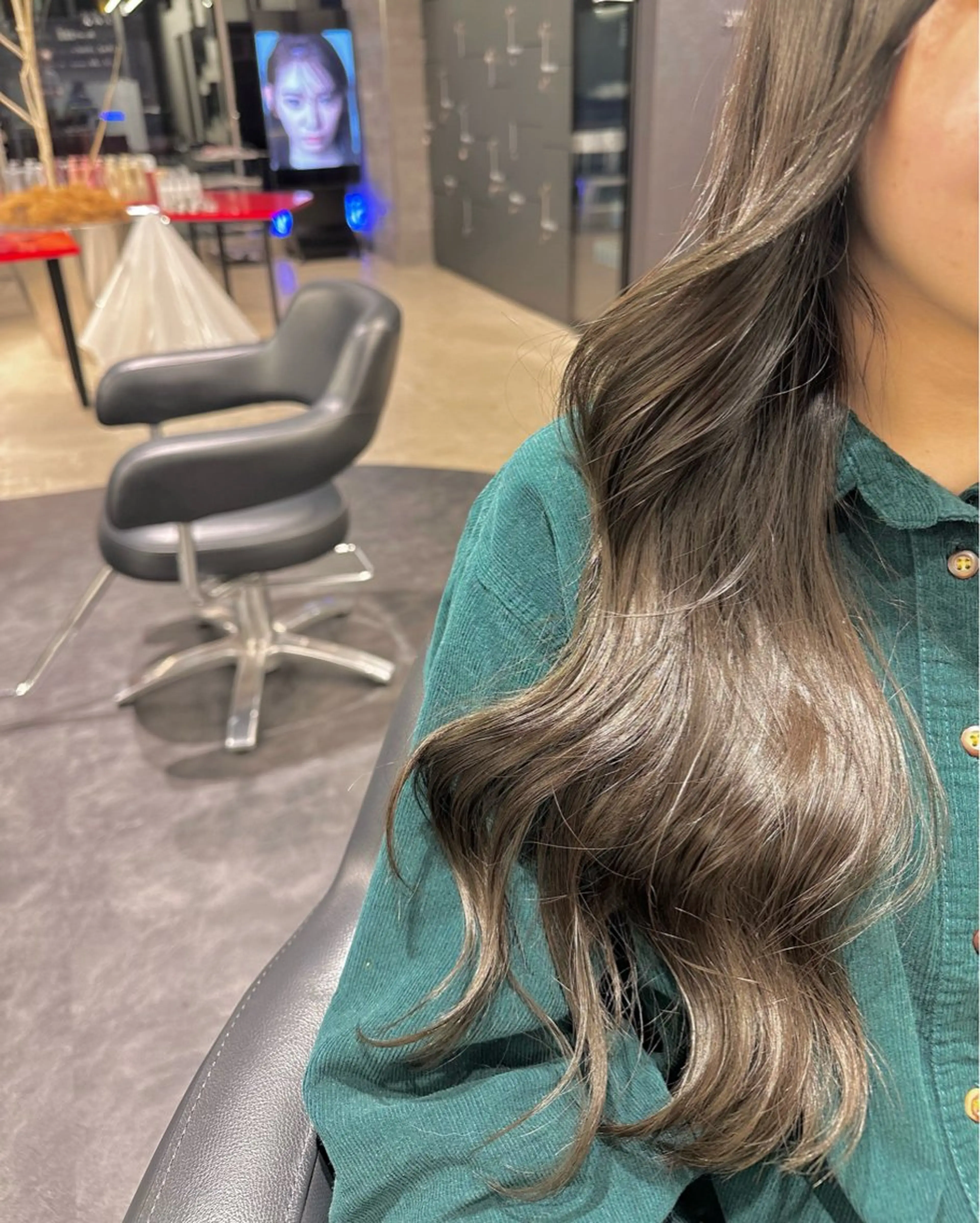 ロング カラー ヘアアレンジ CREST所属・谷口 怜音のヘアスタイル