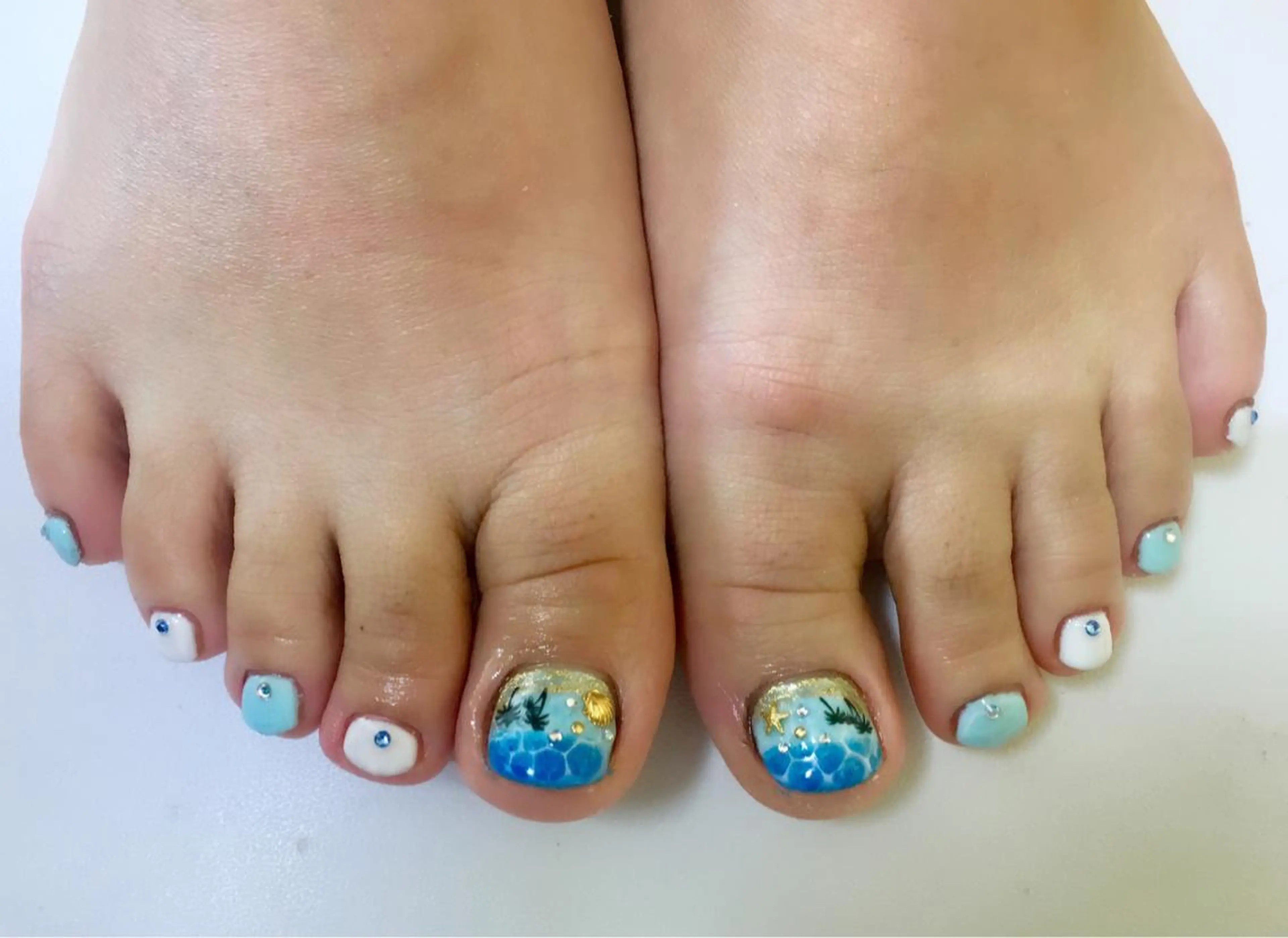 ネイル フットネイル luana nailのネイルデザイン