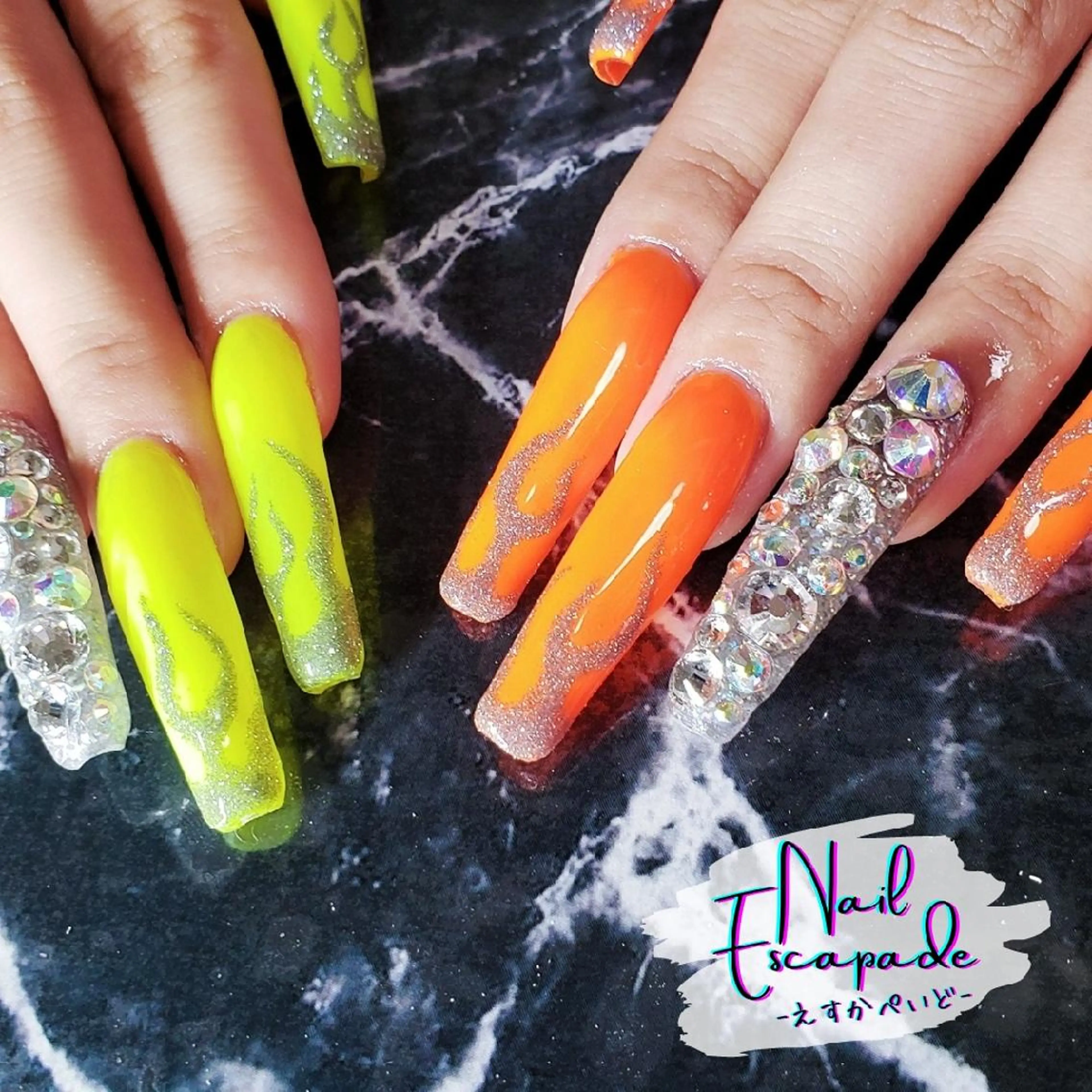 ロング ネイル フラッシュネイル ハンドネイル クロキ 。のネイルデザイン