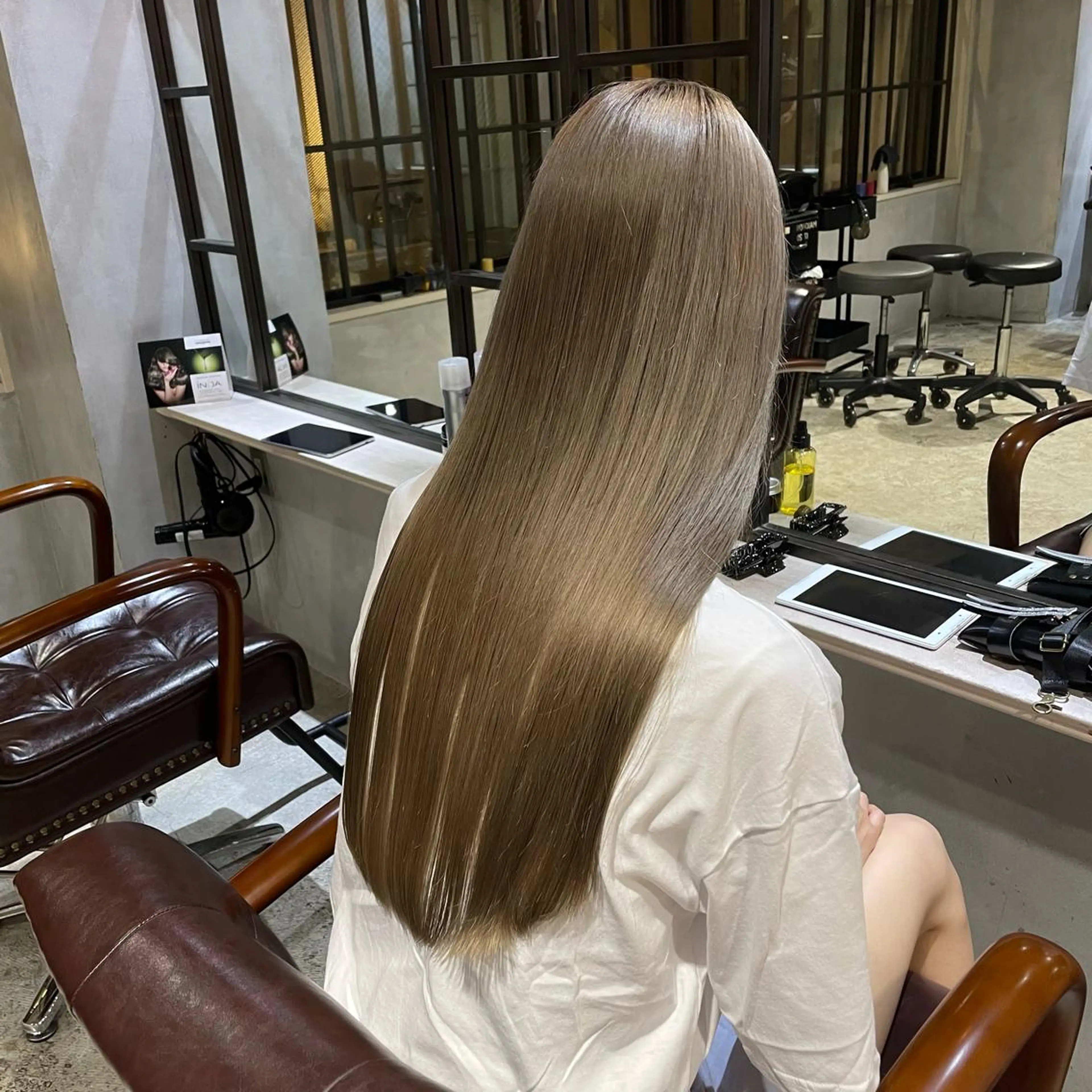 セミロング 顔まわりレイヤー 韓国風ヘア レイヤーカット ローレイヤー 縮毛矯正 Masena所属・【必ず似合わせます】 川口航平のヘアスタイル