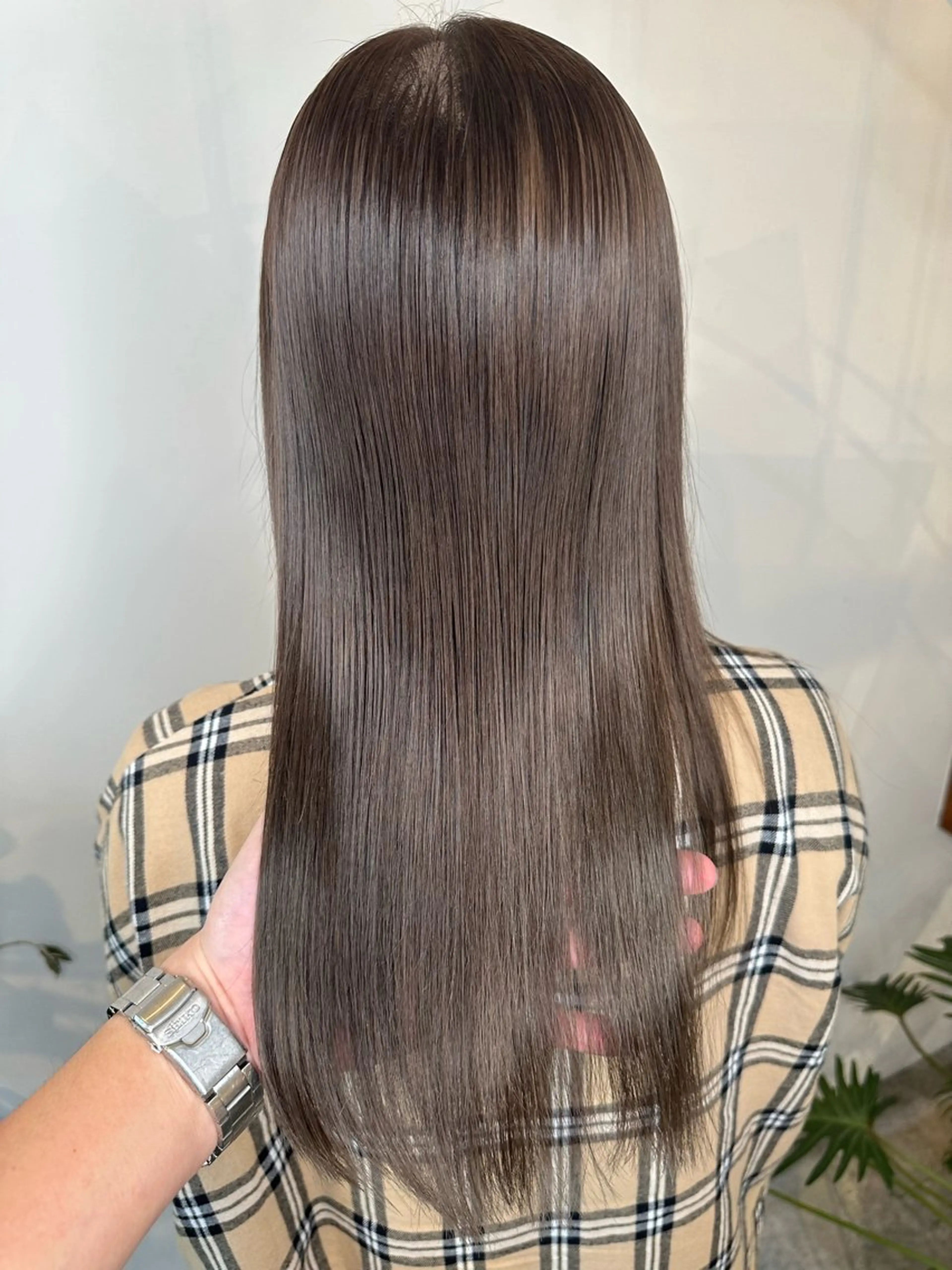 ロング ロングレイヤー アッシュ ケアカラー 顔まわりレイヤー 韓国風ヘア peakshair所属・髪質改善/メンズパ ーマ𝒀𝑼𝑻𝑶のヘアスタイル