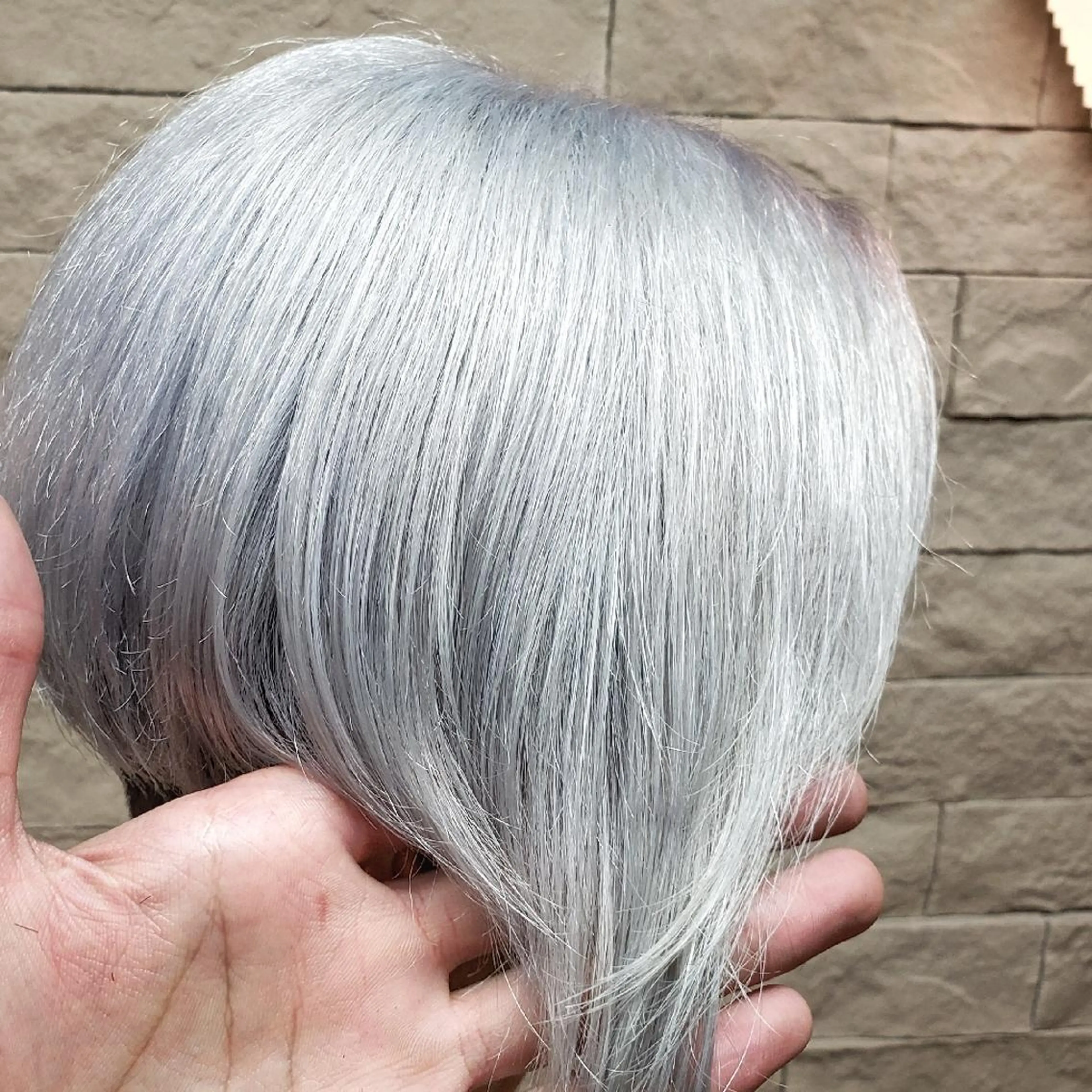 カラー ブリーチ 艶髪✨ハイトーン ✨ホワイト✨北宗一郎のヘアスタイル