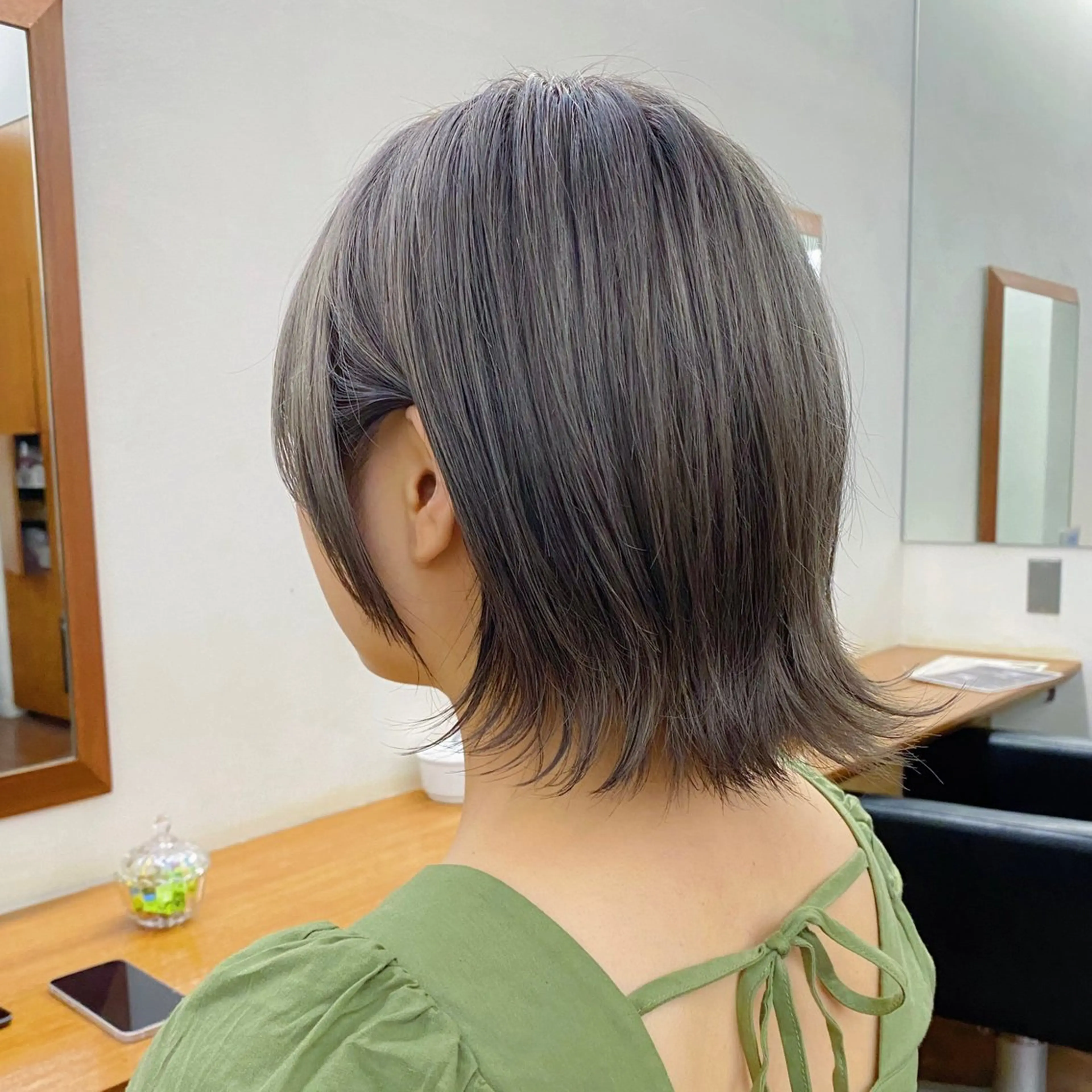 ショート カラー ハイトーンカラー ウルフカット Paddle所属・似合わせレイヤー/ レイヤーパーマ/高倉のヘアスタイル