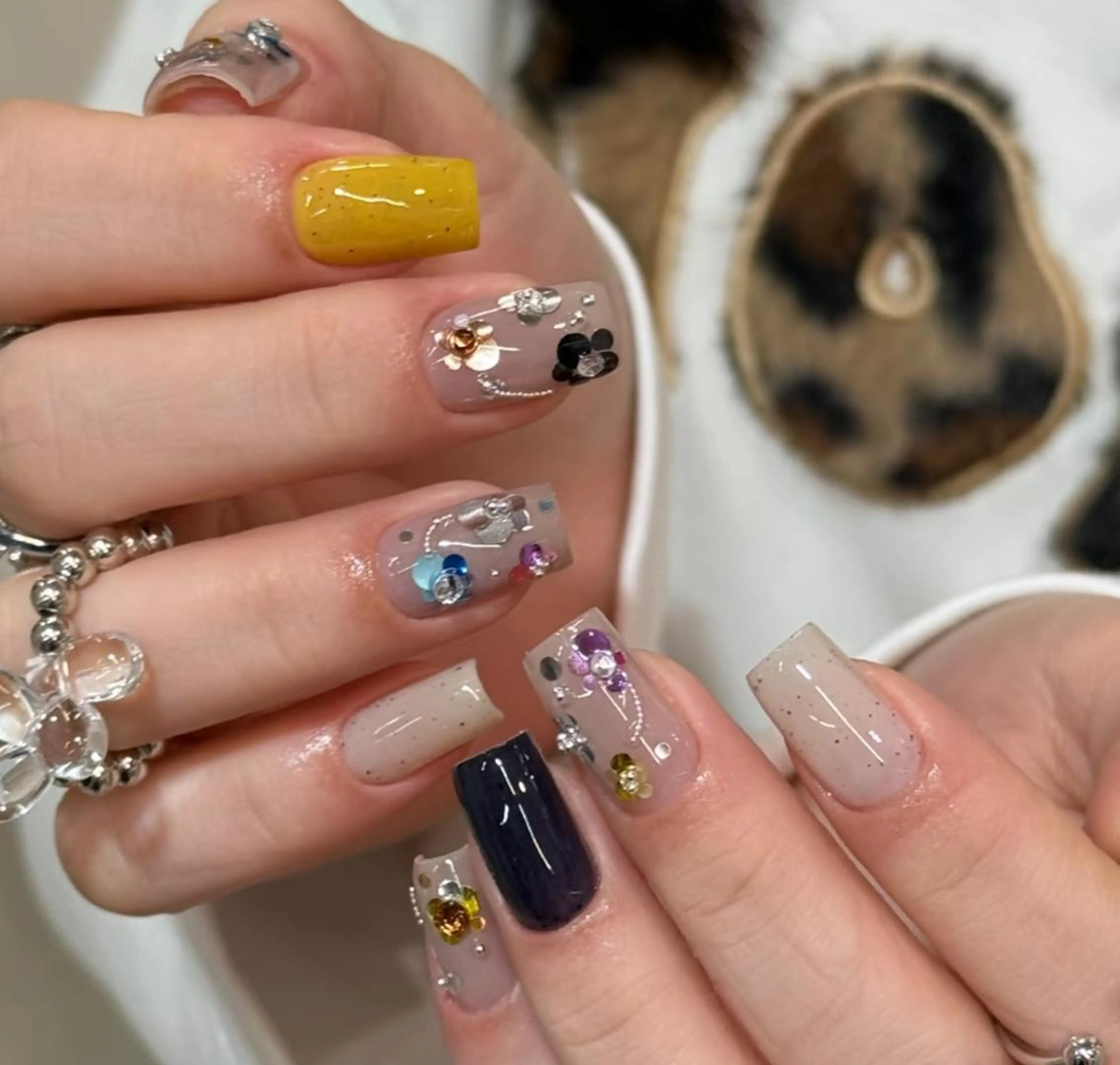 ネイル ハンドネイル エ リのネイルデザイン