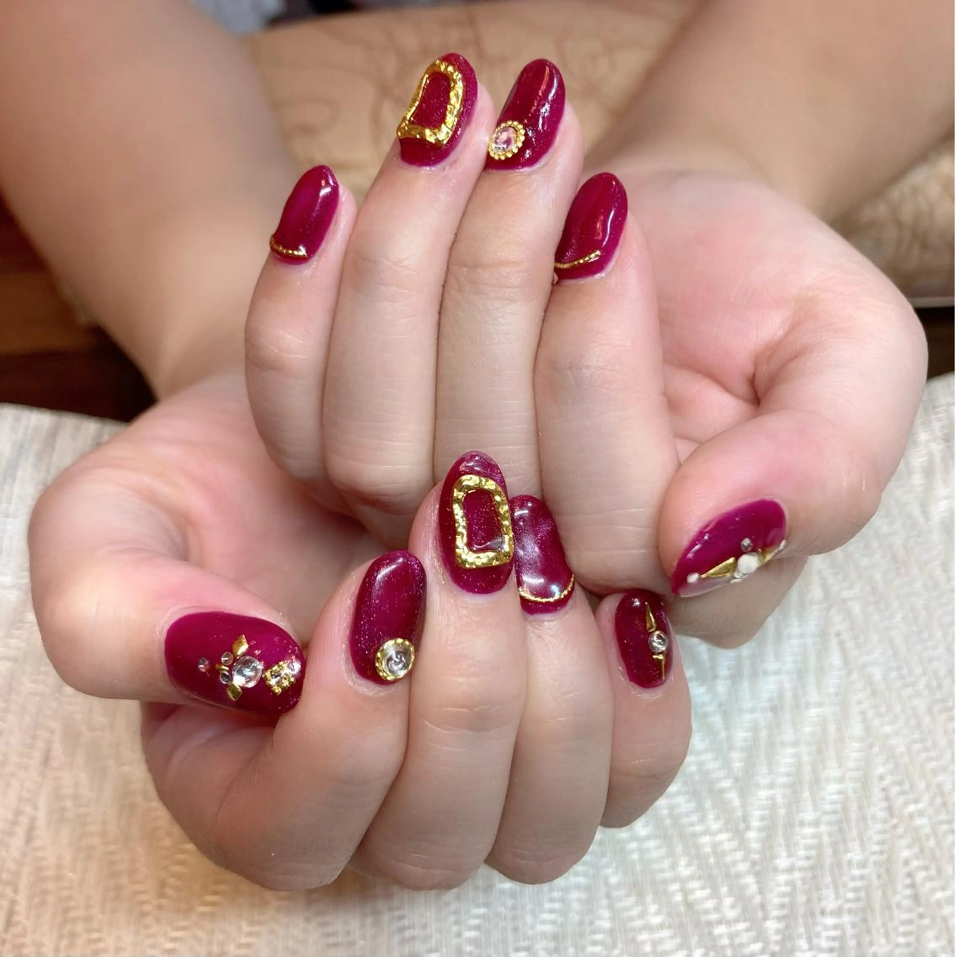 ネイル 赤色 Lea Nailのネイルデザイン