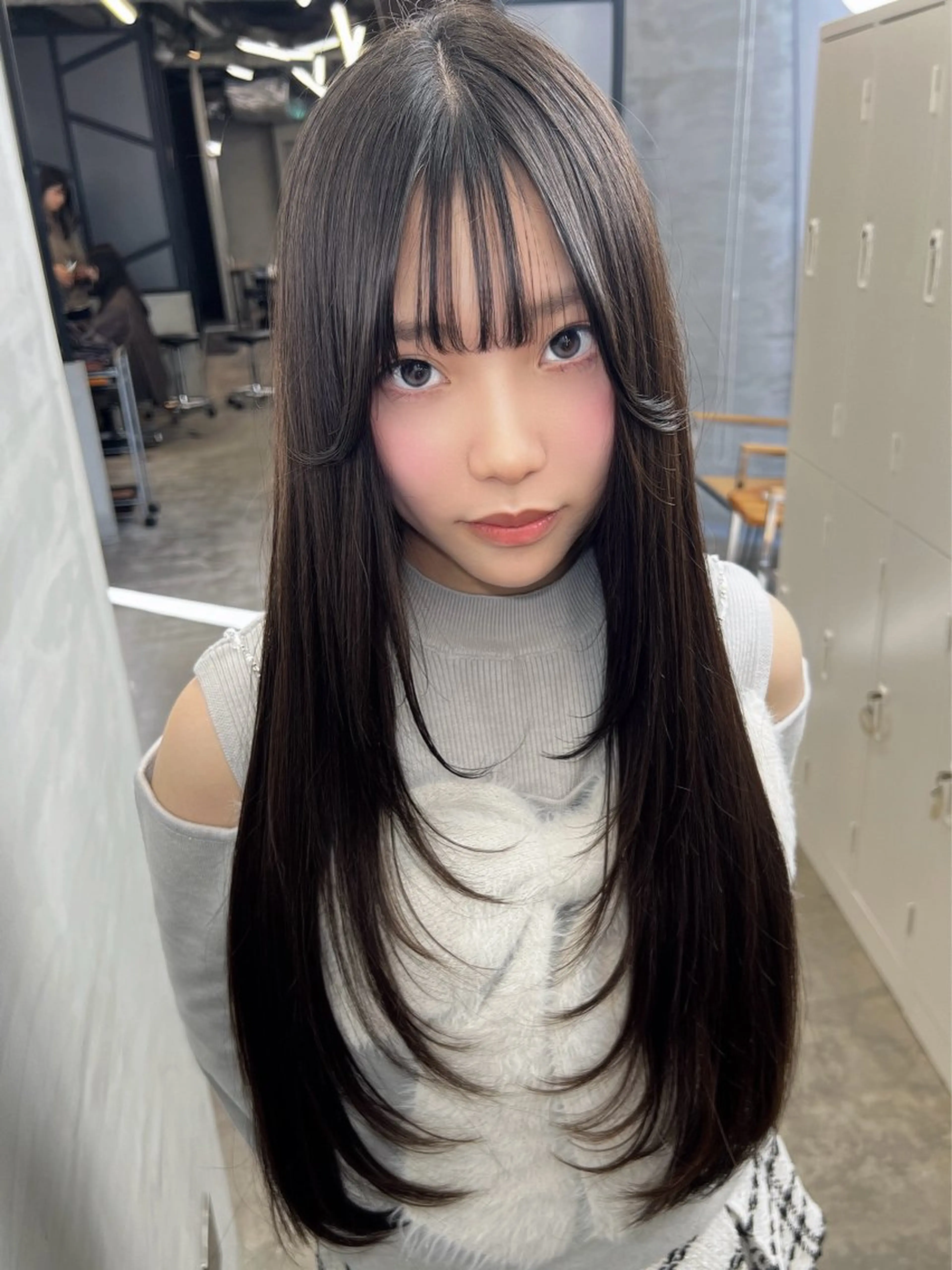 ロング カラー 透明感カラー 髪質改善 レイヤーカット 縮毛矯正 トリートメント カット ヘアカラー トリートメント 前髪/顔まわりカット 艶髪/髪質改善/縮毛のヘアスタイル