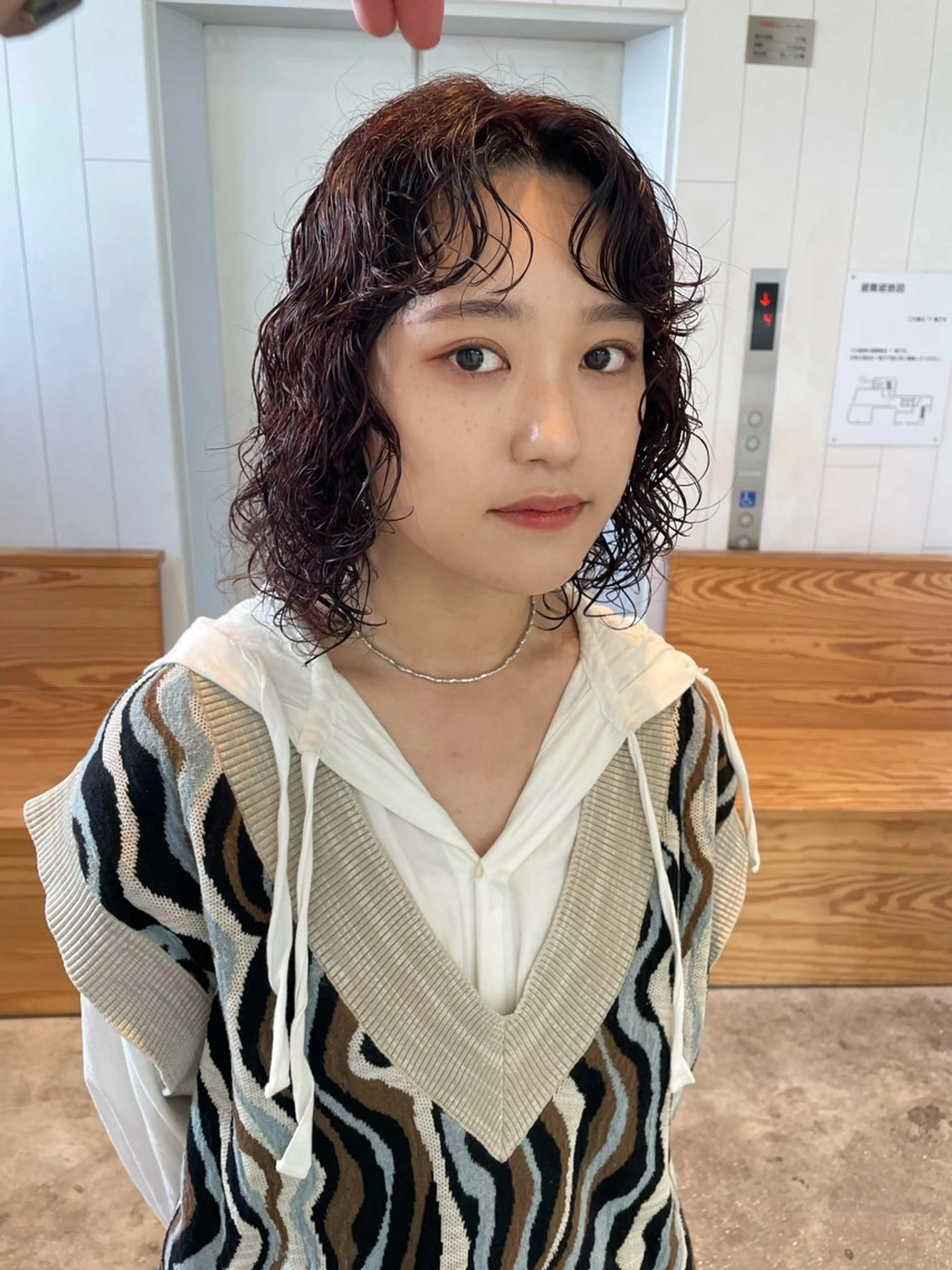 ミディアム パーマ ミディアムレイヤー ミディアムパーマ レイヤーカット カット パーマ トリートメント Kouta/似合わせ /パーマ/カラーのヘアスタイル