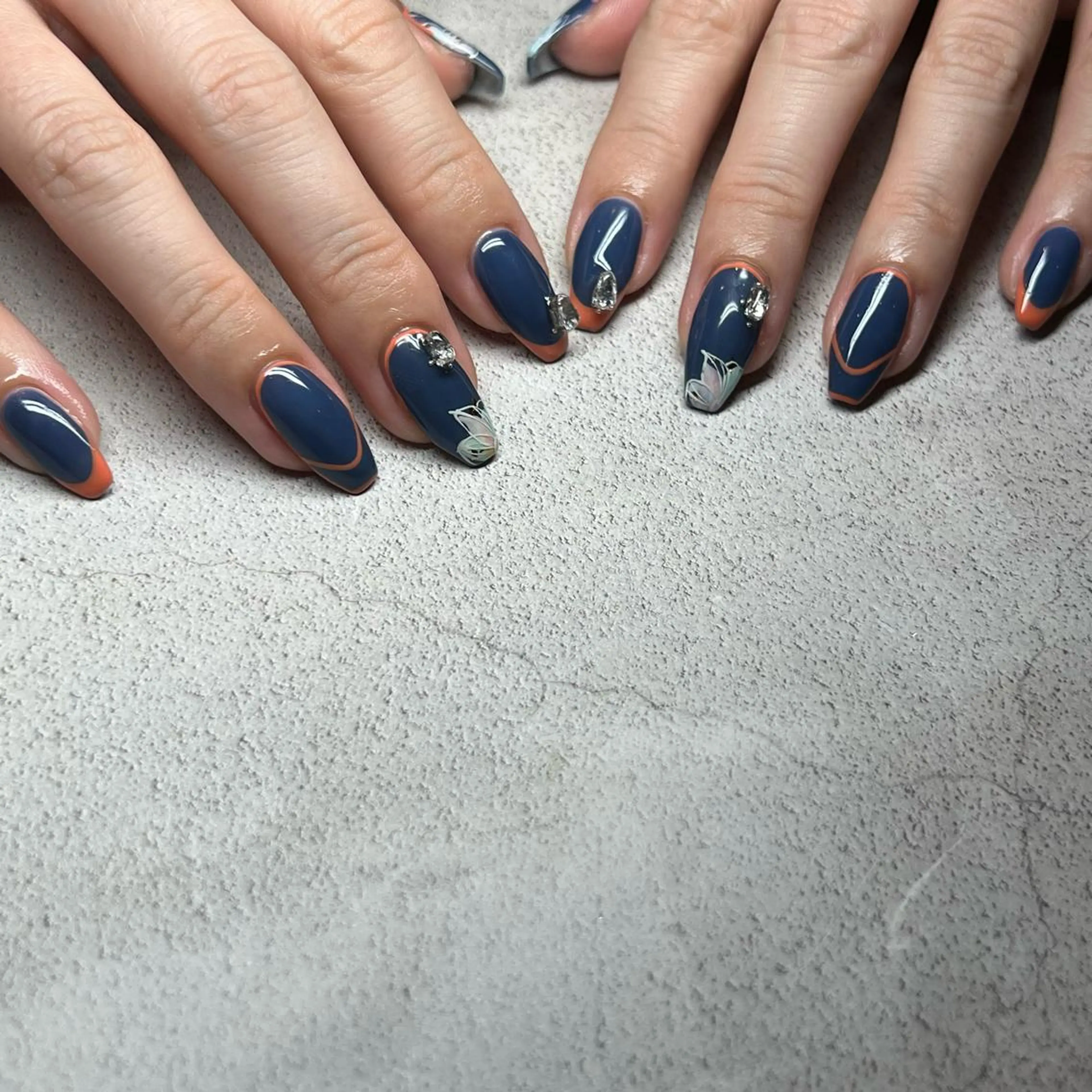 ネイル フレンチネイル 𝐫𝐚𝐢 𝐧𝐚𝐢𝐥のネイルデザイン