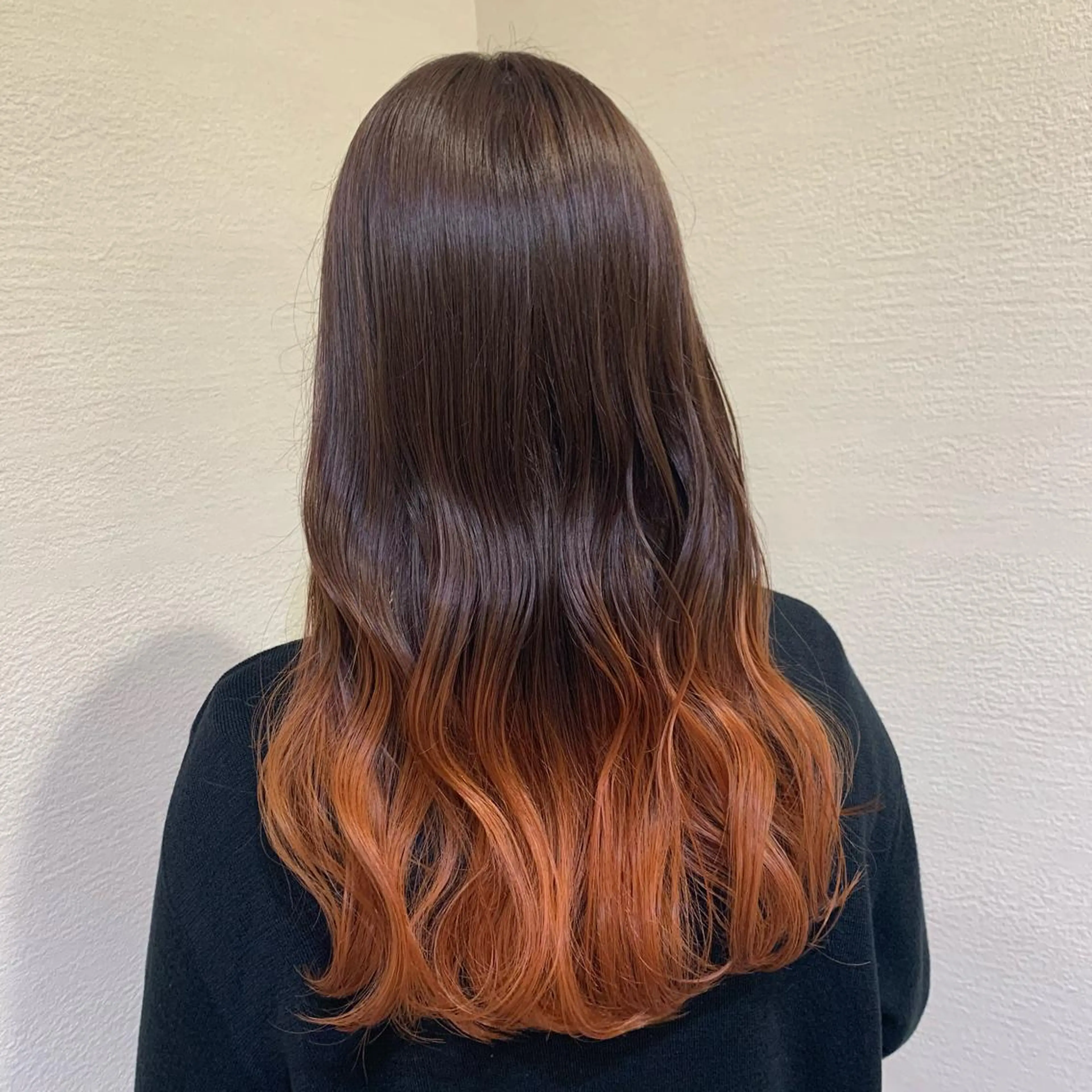 ロング カラー ブリーチ ブラウンカラー グラデーションカラー オレンジ オレンジブラウン ヘアカラー 🍳しながわ はるか🍳のヘアスタイル